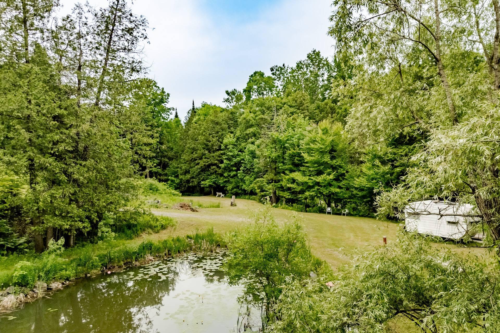 









695


Ch. de Stanstead

,
Ogden,







QC
J0B3E3

