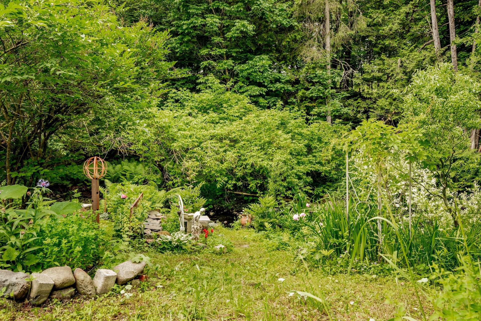 









695


Ch. de Stanstead

,
Ogden,







QC
J0B3E3

