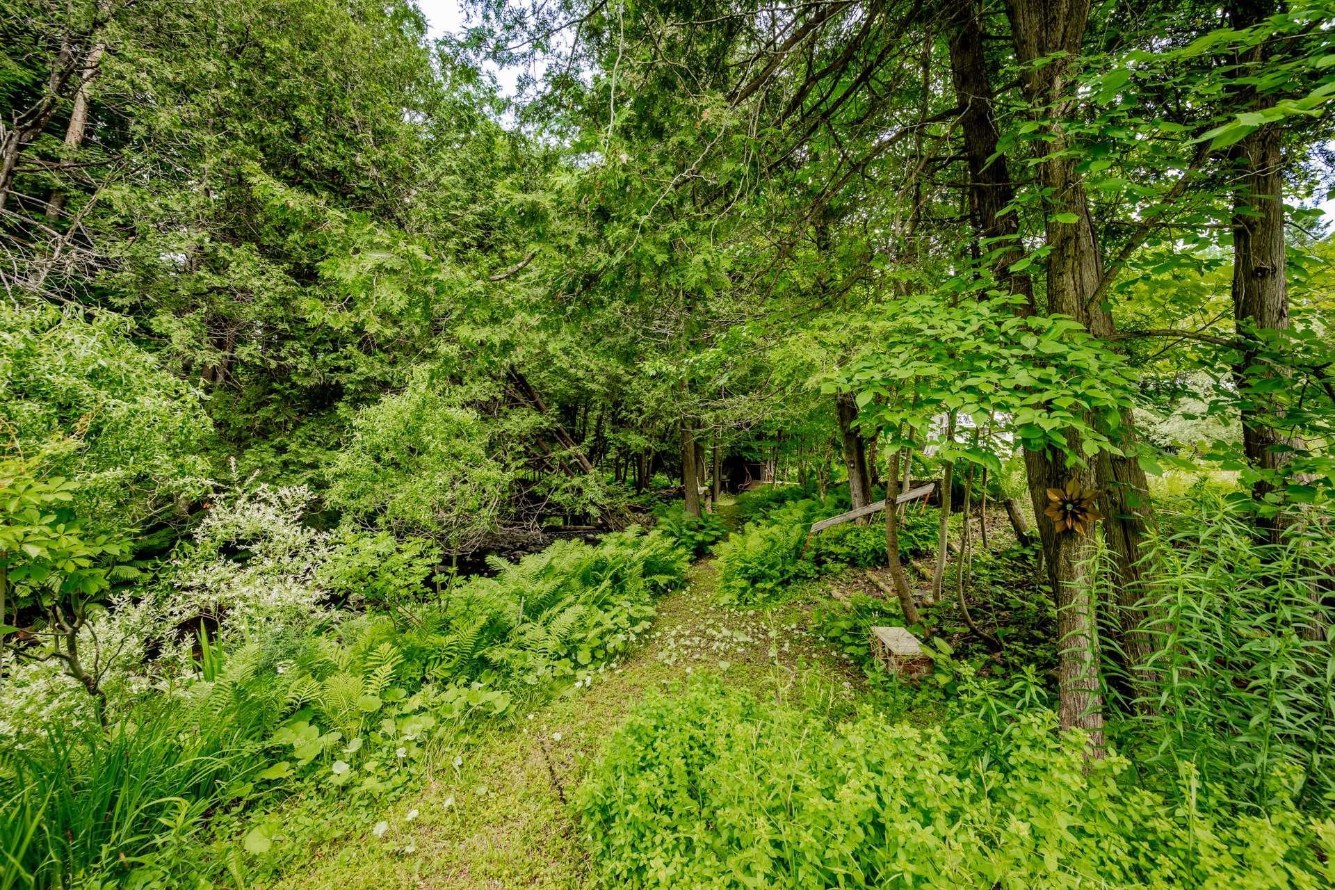 









695


Ch. de Stanstead

,
Ogden,







QC
J0B3E3

