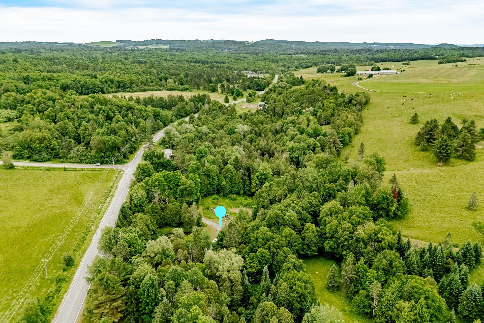 









695


Ch. de Stanstead

,
Ogden,







QC
J0B3E3

