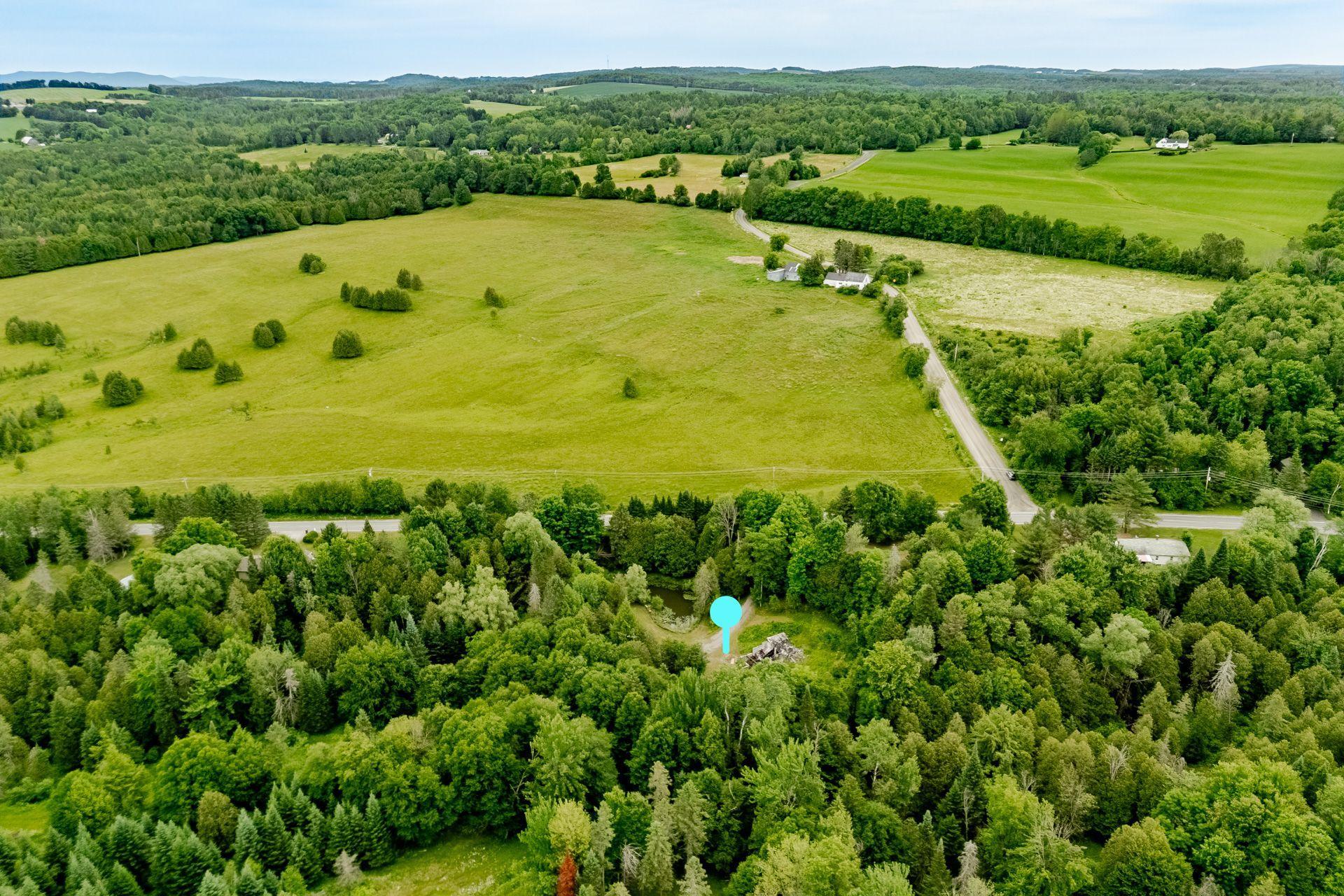 









695


Ch. de Stanstead

,
Ogden,







QC
J0B3E3

