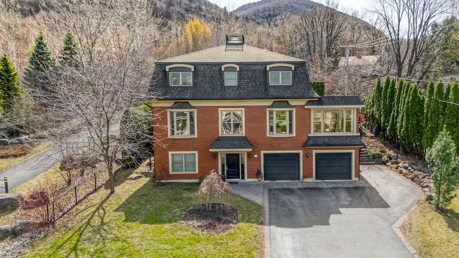 









429


Rue des Plateaux

,
Mont-Saint-Hilaire,




QC
J3H6E6


