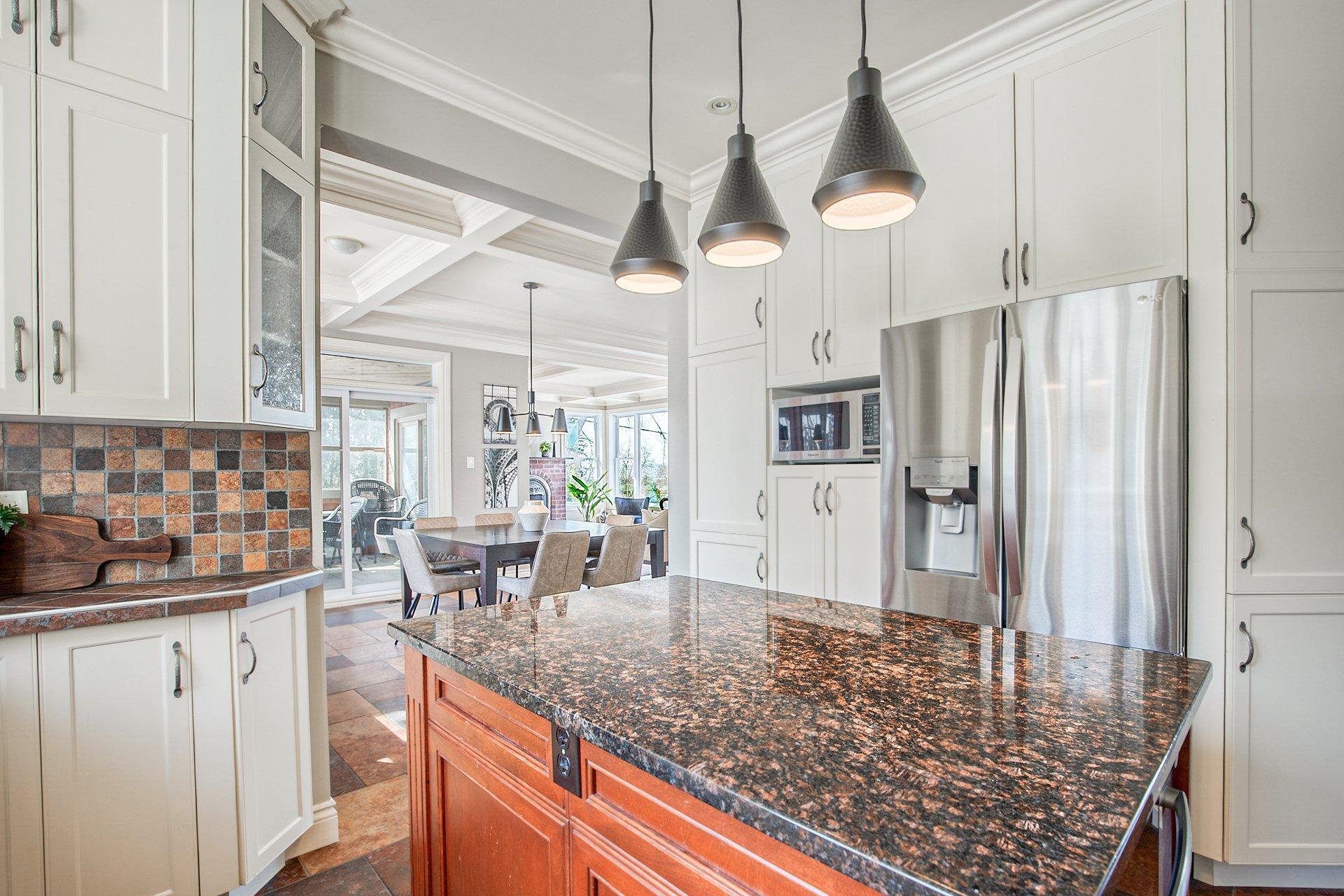 









429


Rue des Plateaux

,
Mont-Saint-Hilaire,




QC
J3H6E6

