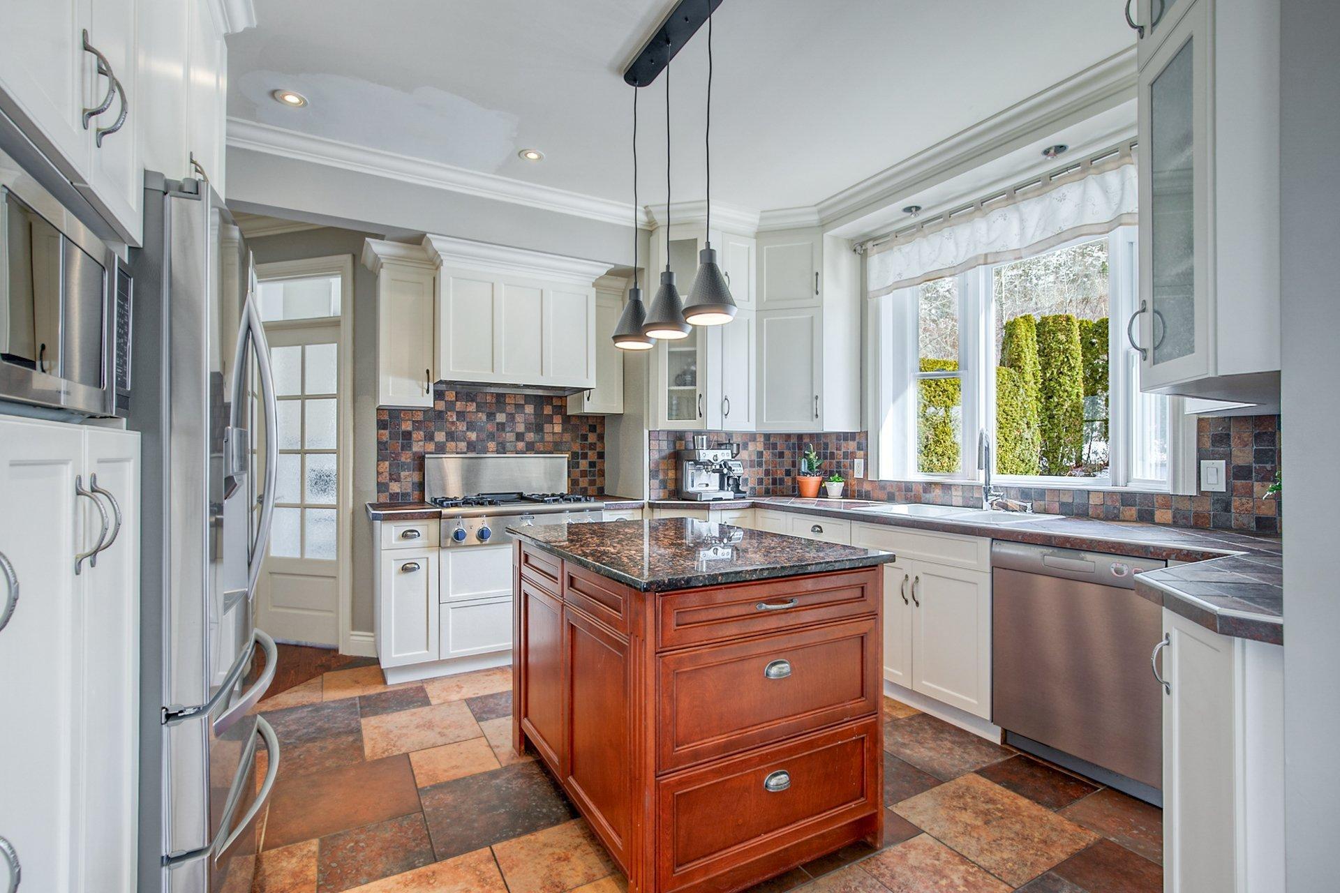 









429


Rue des Plateaux

,
Mont-Saint-Hilaire,




QC
J3H6E6

