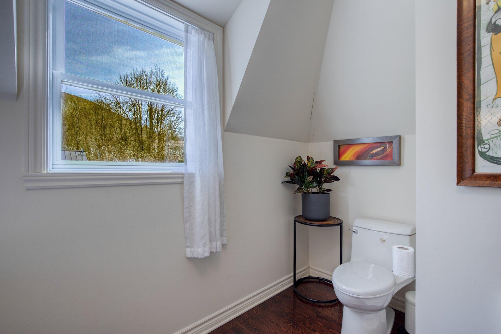









429


Rue des Plateaux

,
Mont-Saint-Hilaire,




QC
J3H6E6

