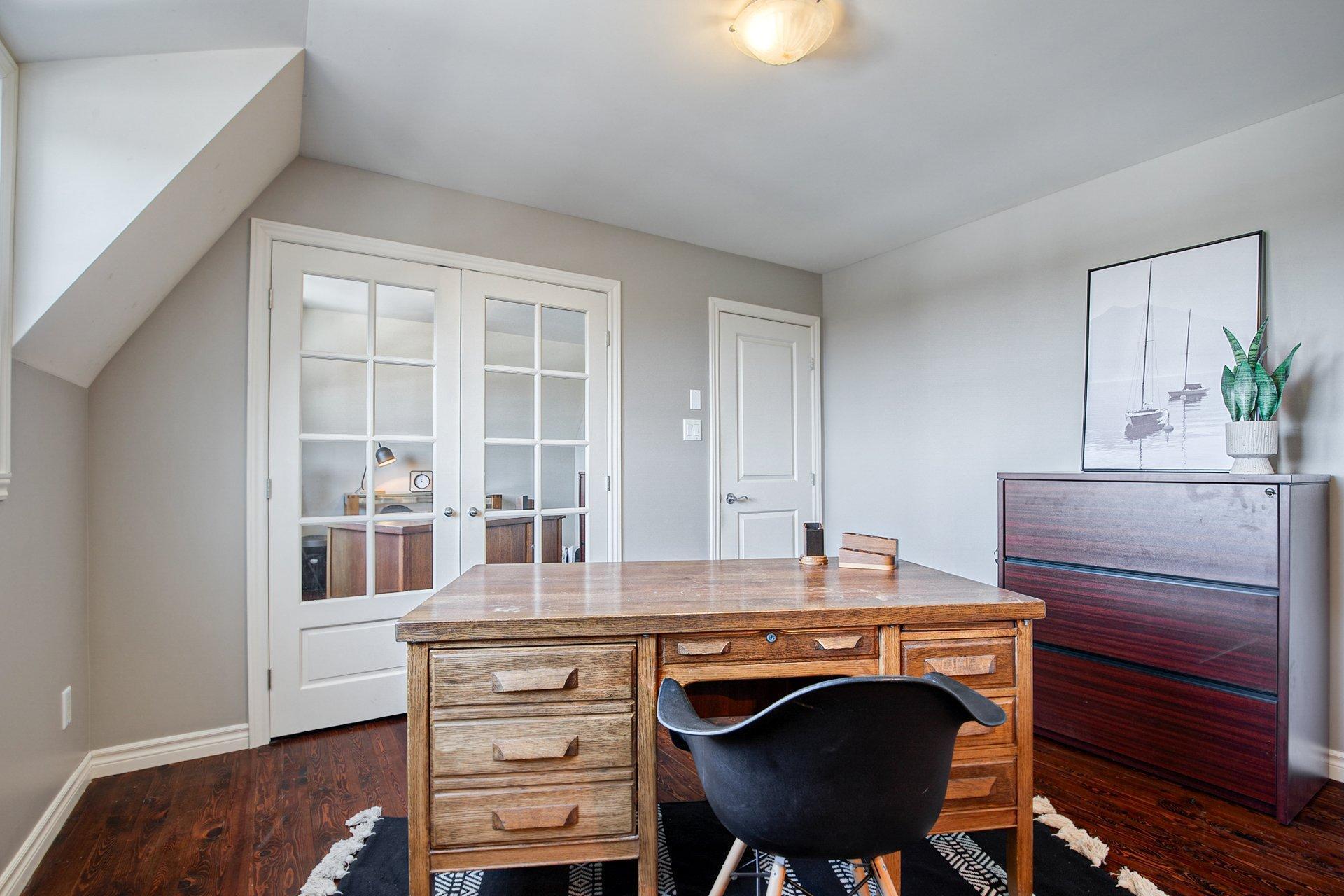 









429


Rue des Plateaux

,
Mont-Saint-Hilaire,




QC
J3H6E6

