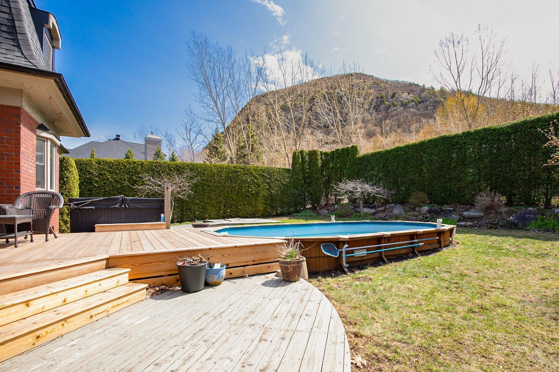 









429


Rue des Plateaux

,
Mont-Saint-Hilaire,




QC
J3H6E6

