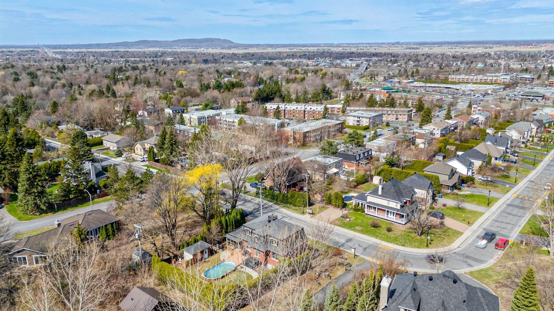 









429


Rue des Plateaux

,
Mont-Saint-Hilaire,




QC
J3H6E6

