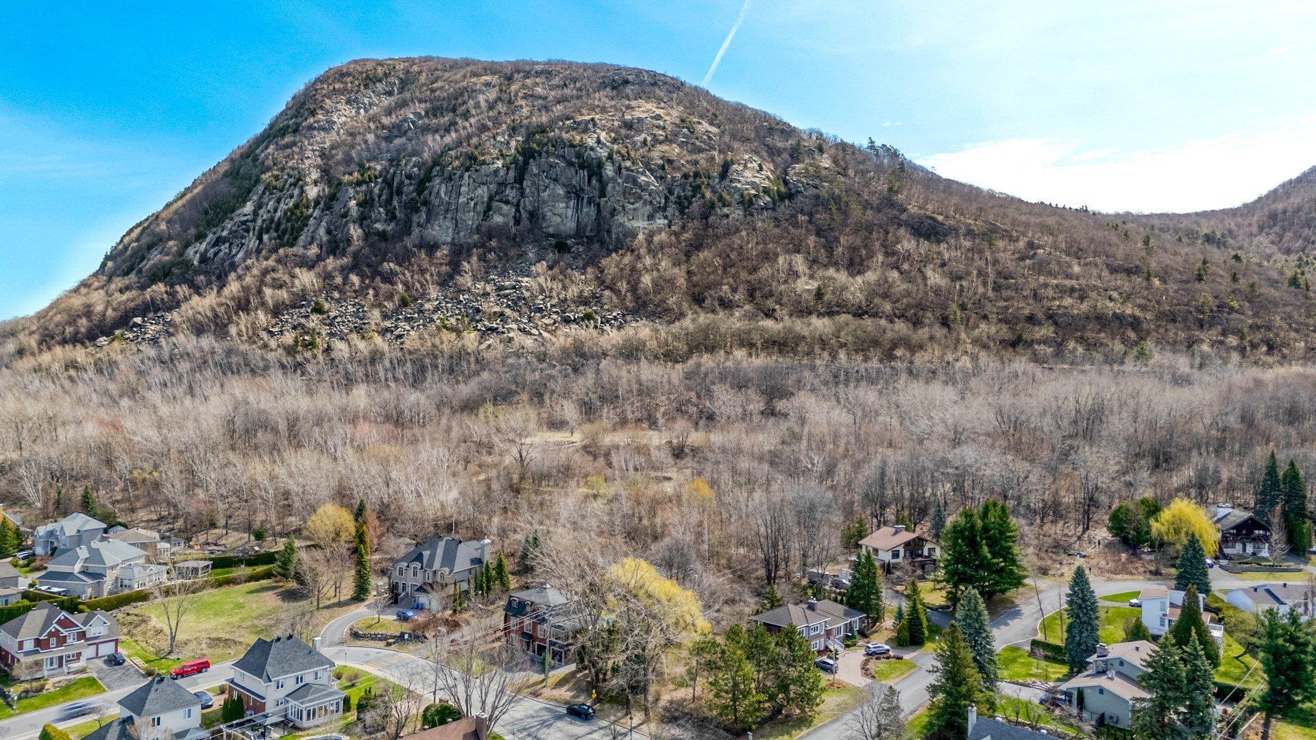 









429


Rue des Plateaux

,
Mont-Saint-Hilaire,




QC
J3H6E6

