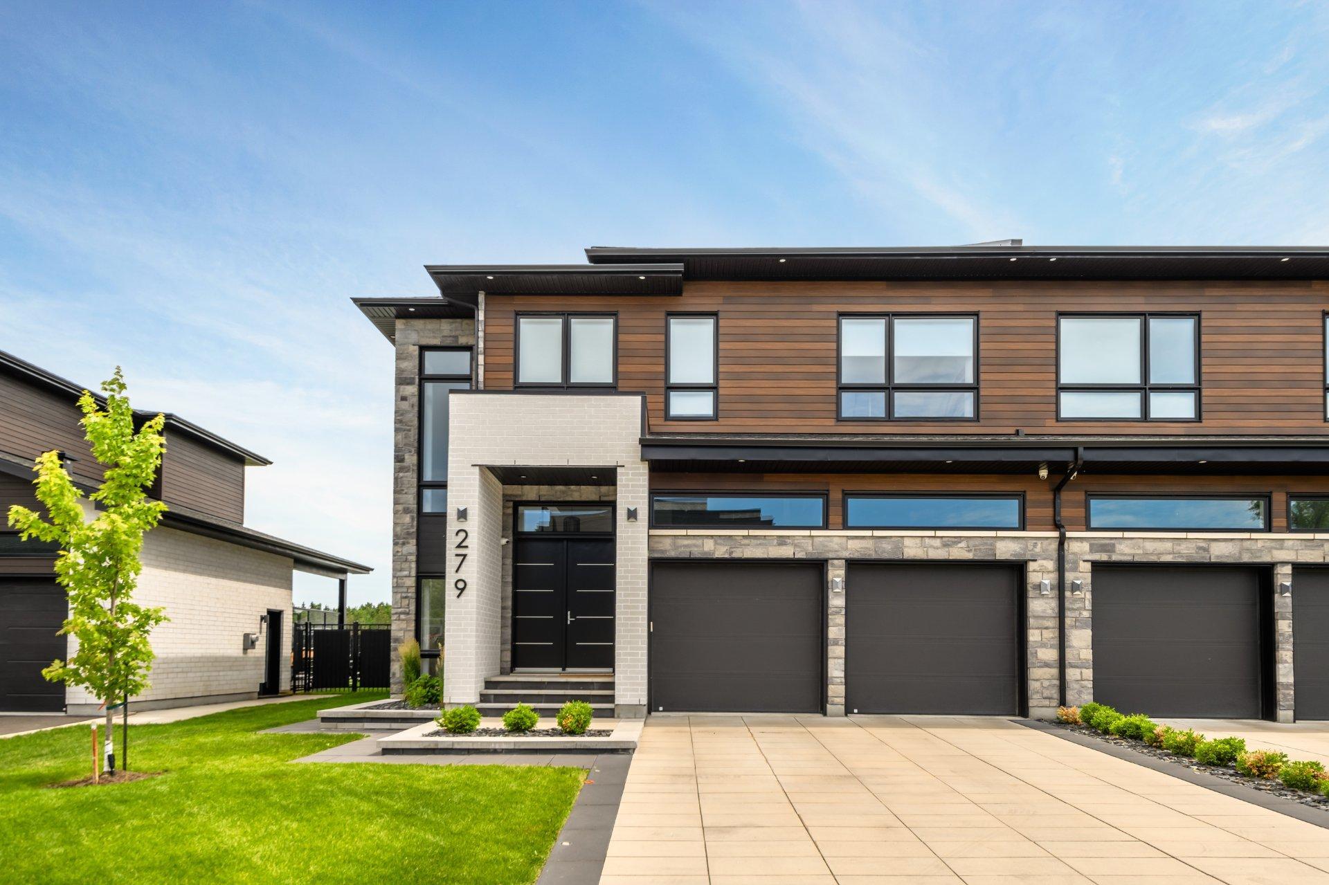 









279


Rue de l'Aigle

,
Carignan,




QC
J3L7J6

