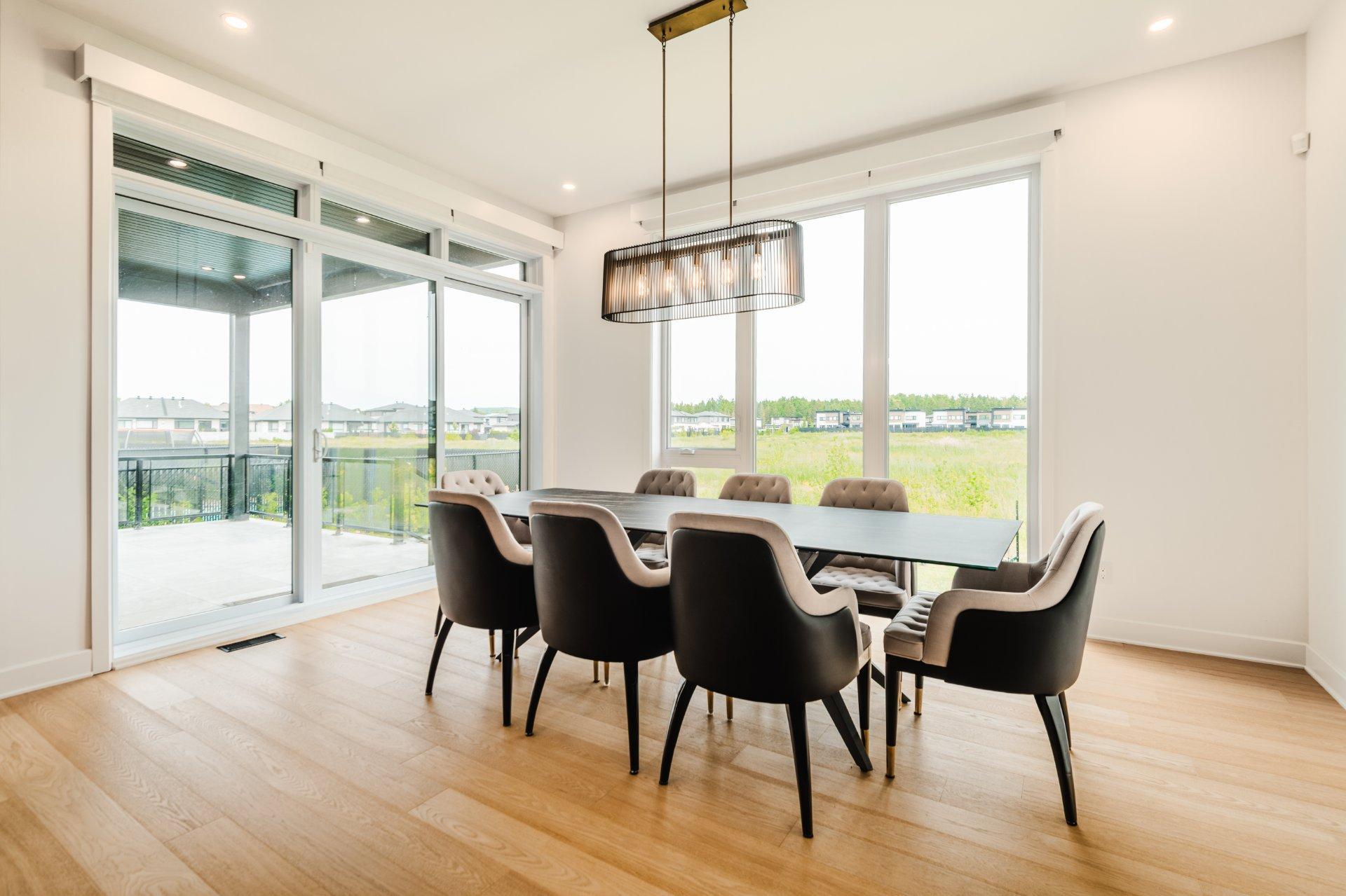 









279


Rue de l'Aigle

,
Carignan,




QC
J3L7J6

