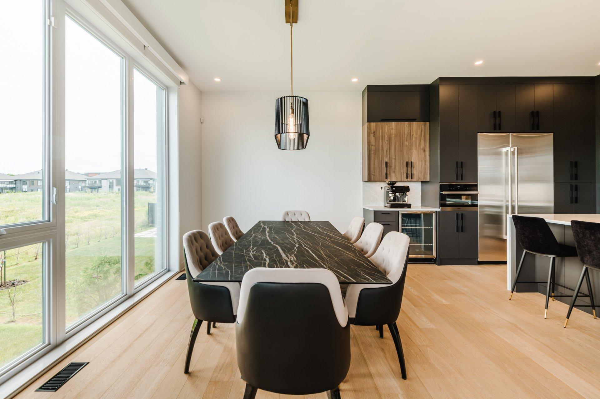 









279


Rue de l'Aigle

,
Carignan,




QC
J3L7J6

