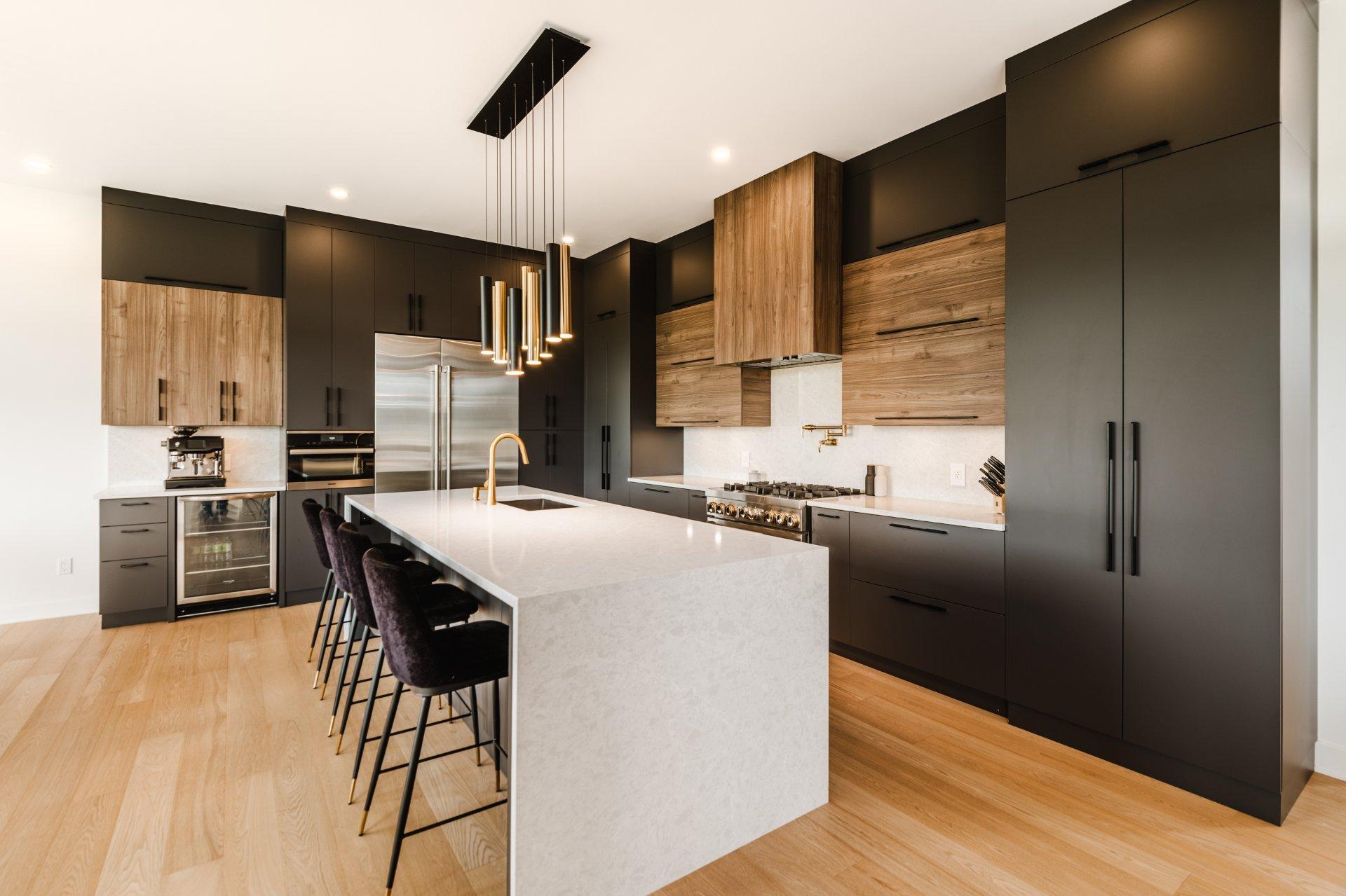 









279


Rue de l'Aigle

,
Carignan,




QC
J3L7J6

