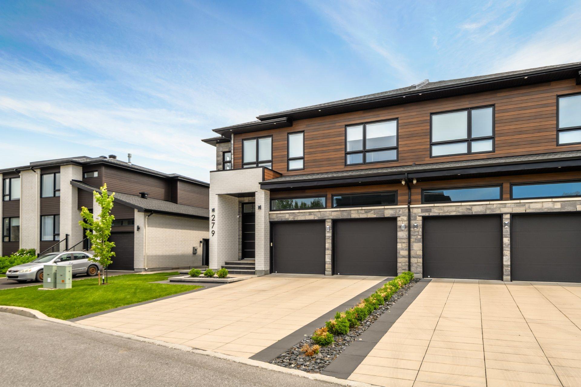 









279


Rue de l'Aigle

,
Carignan,




QC
J3L7J6

