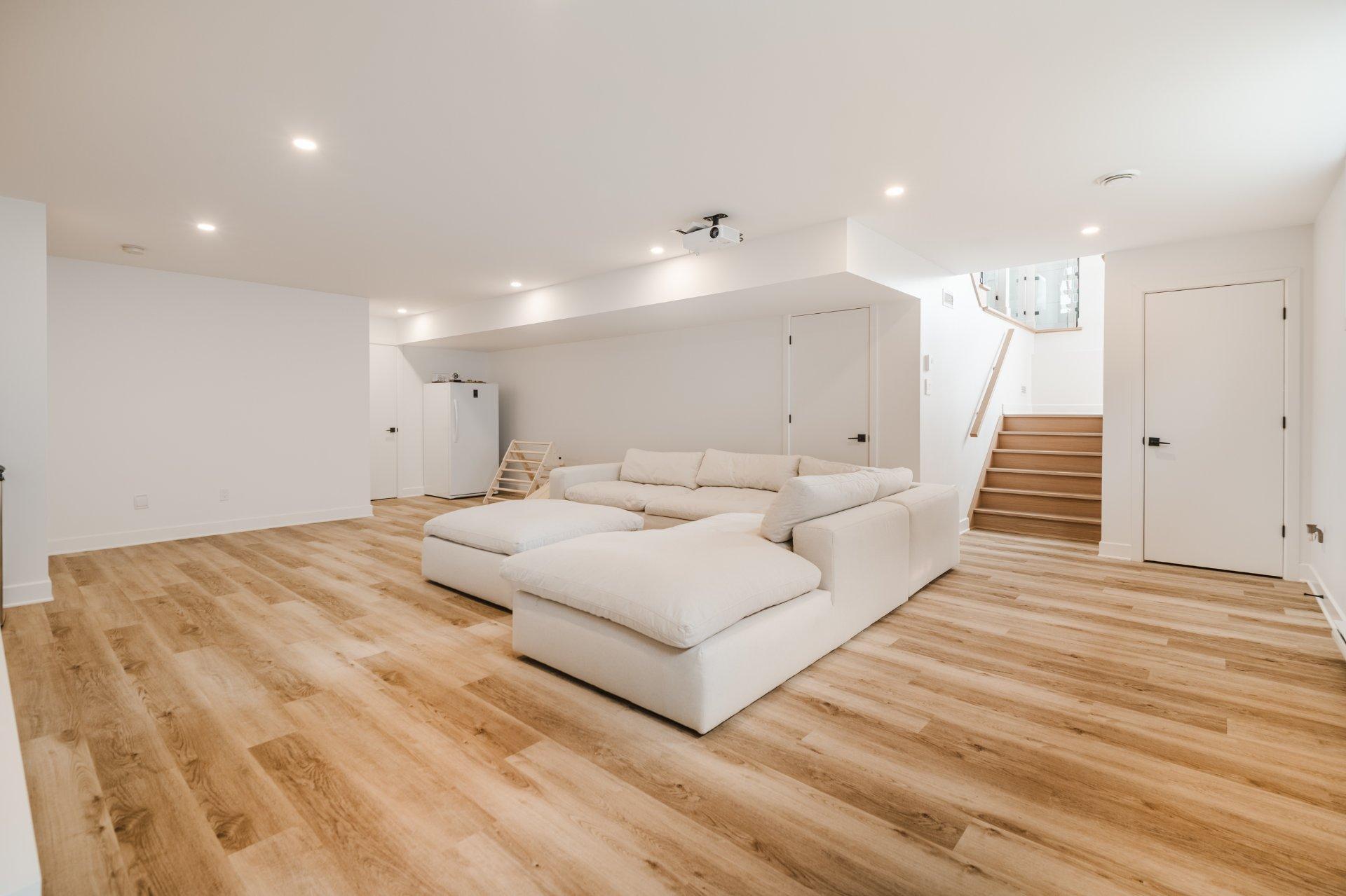 









279


Rue de l'Aigle

,
Carignan,




QC
J3L7J6

