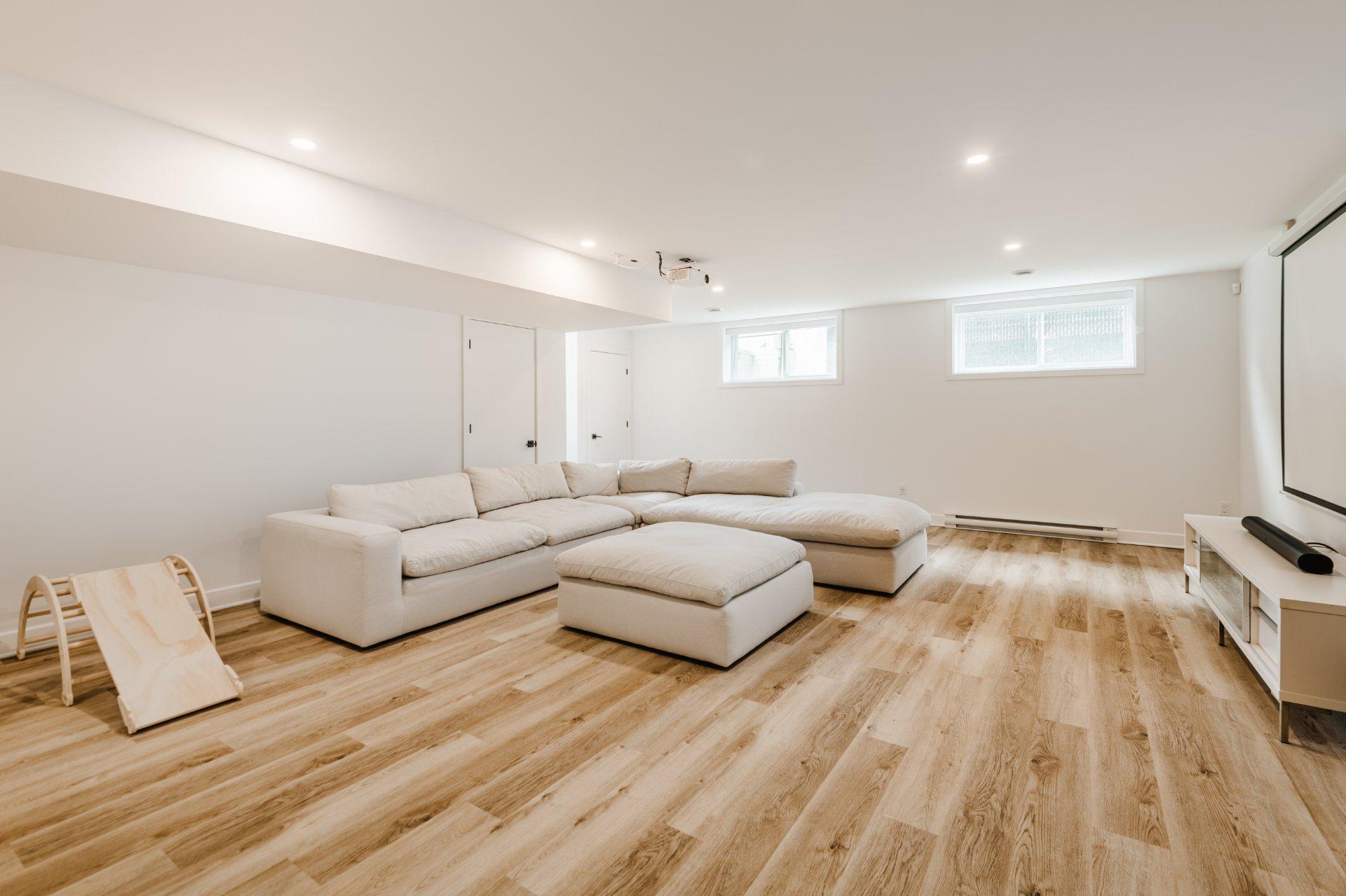 









279


Rue de l'Aigle

,
Carignan,




QC
J3L7J6

