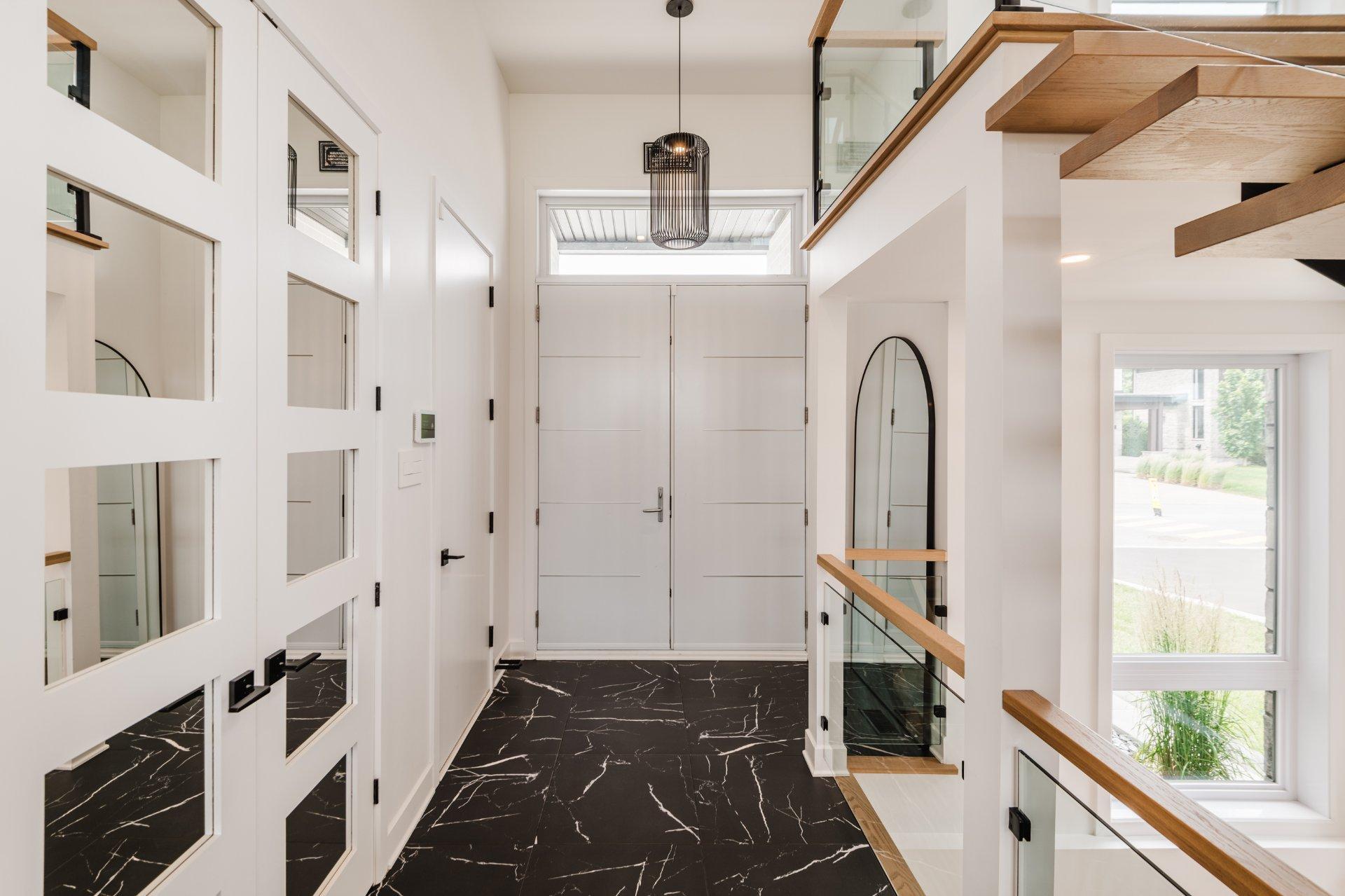 









279


Rue de l'Aigle

,
Carignan,




QC
J3L7J6

