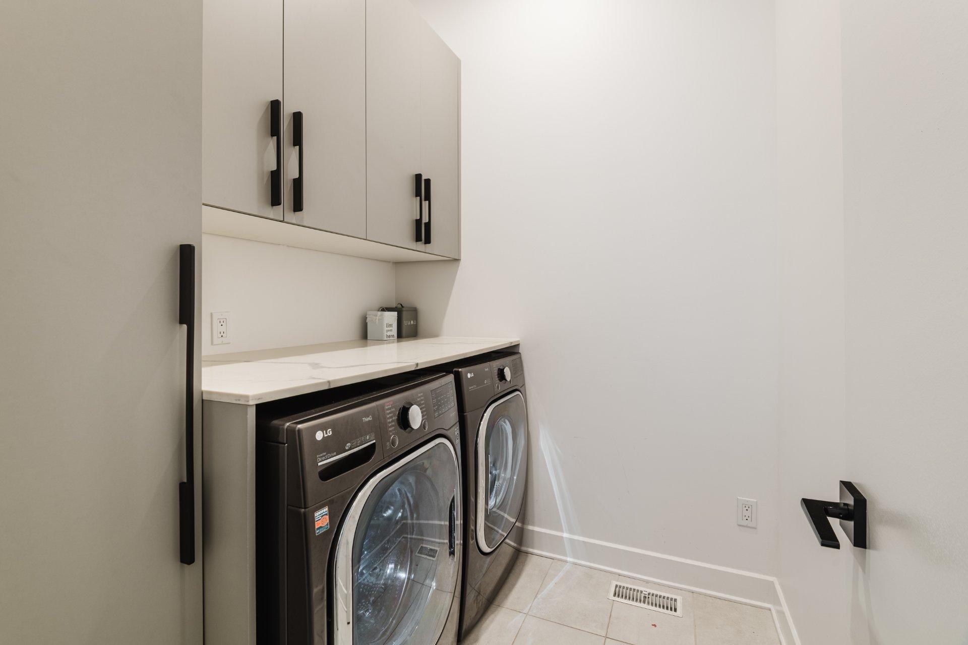 









279


Rue de l'Aigle

,
Carignan,




QC
J3L7J6

