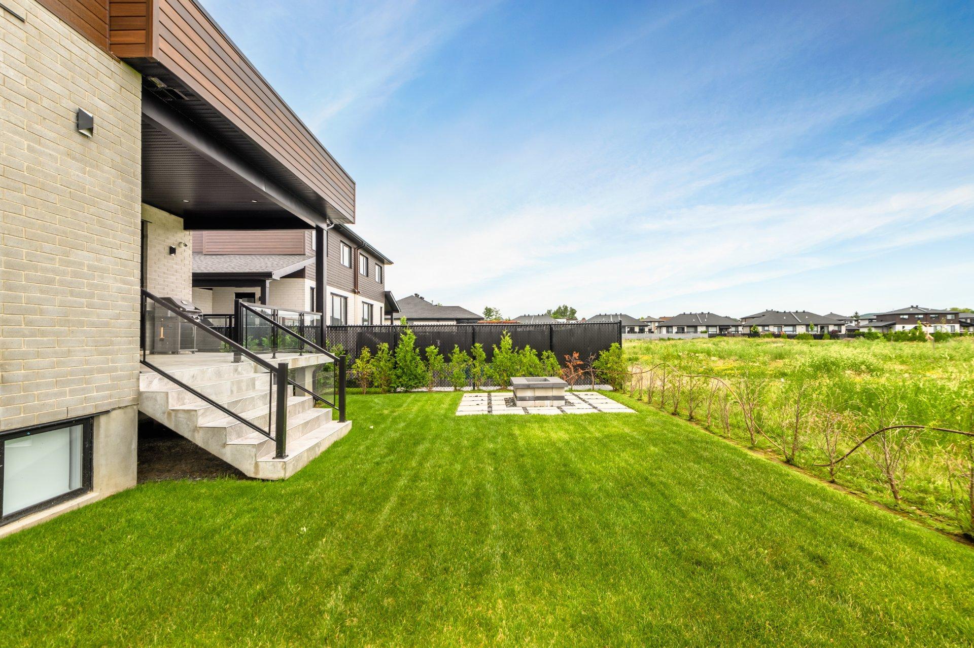 









279


Rue de l'Aigle

,
Carignan,




QC
J3L7J6

