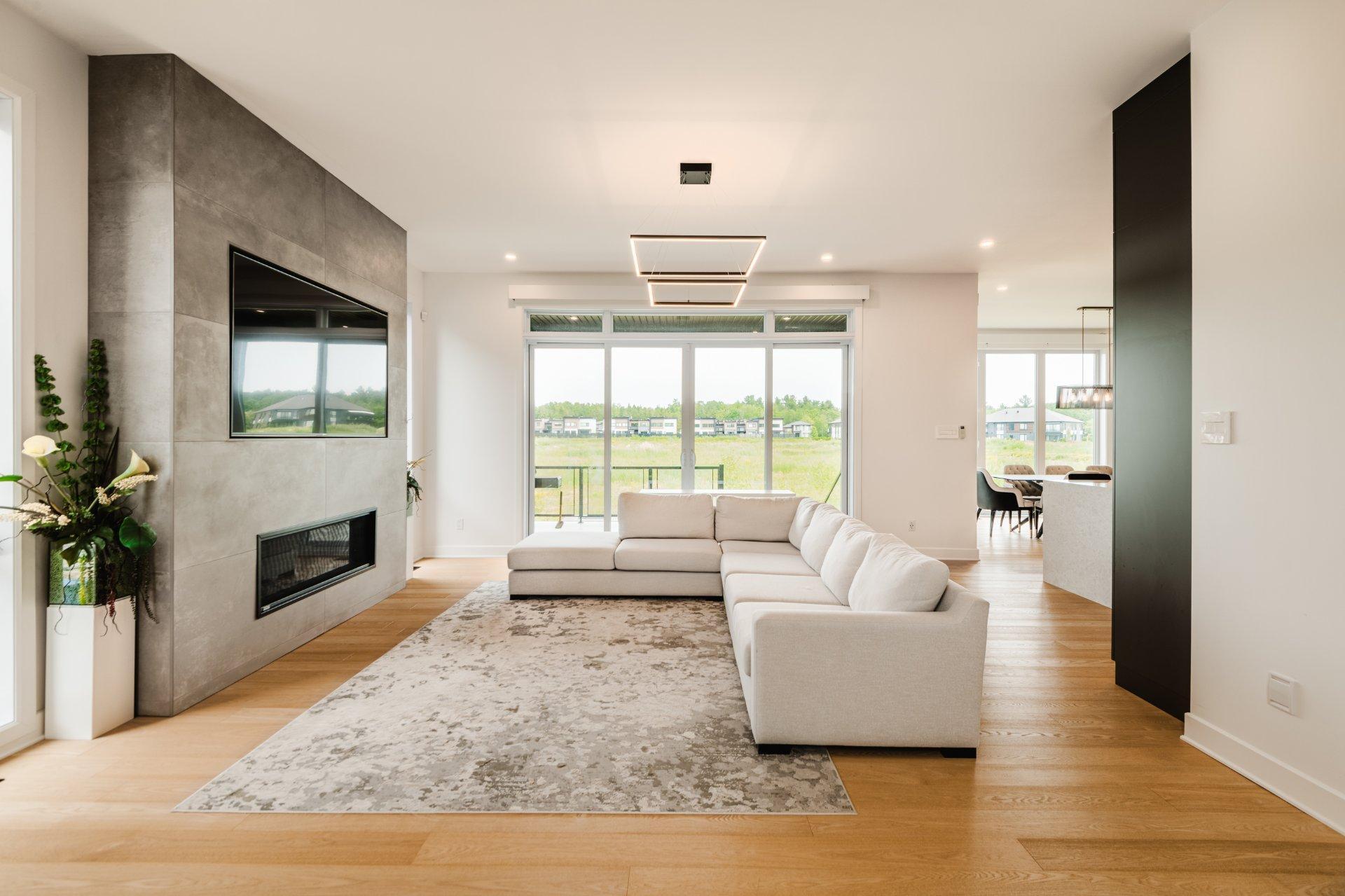 









279


Rue de l'Aigle

,
Carignan,




QC
J3L7J6

