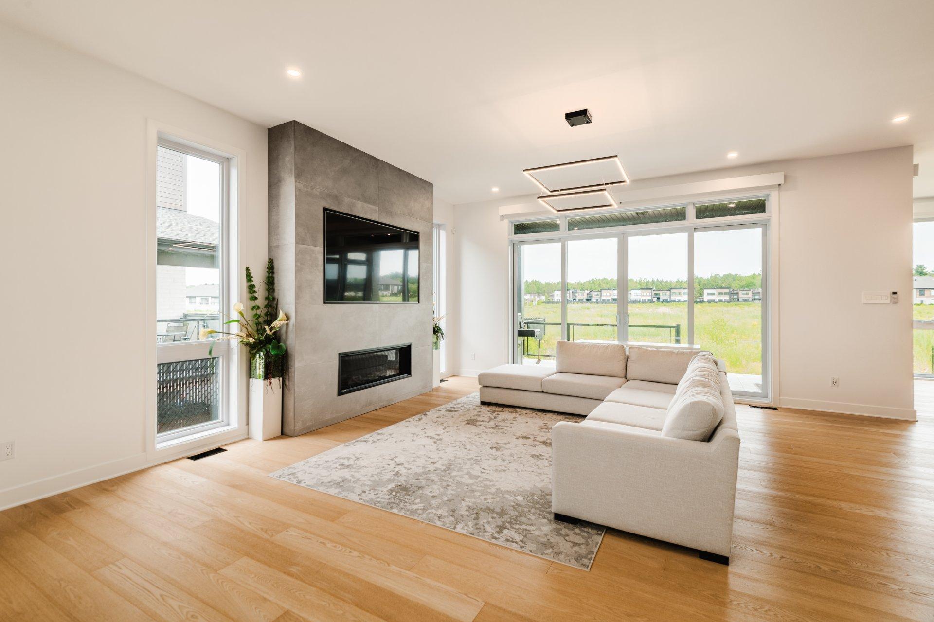 









279


Rue de l'Aigle

,
Carignan,




QC
J3L7J6

