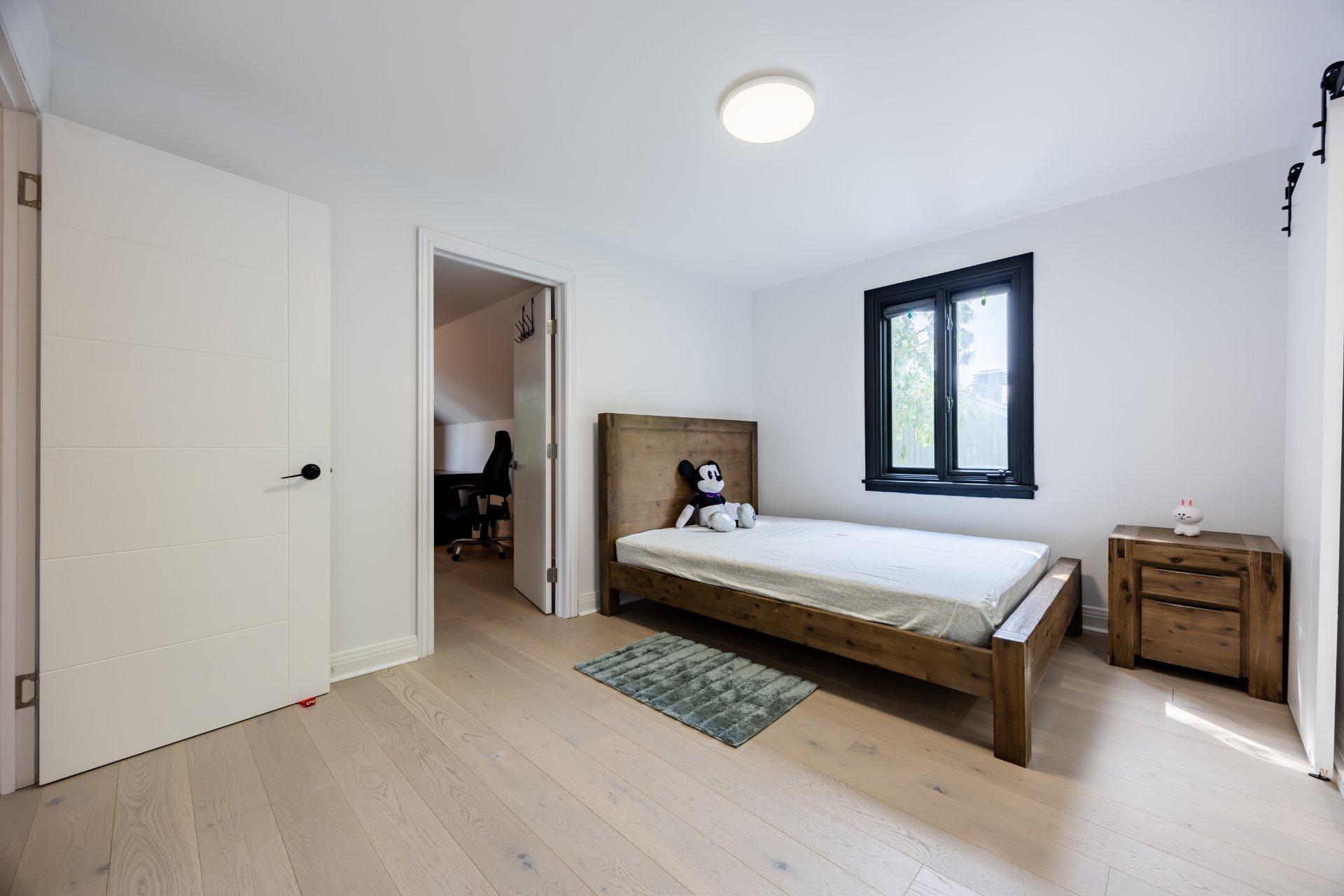 









69


2e Avenue N.

,
Montréal (Pierrefonds-Roxboro),




QC
H8Y2L1

