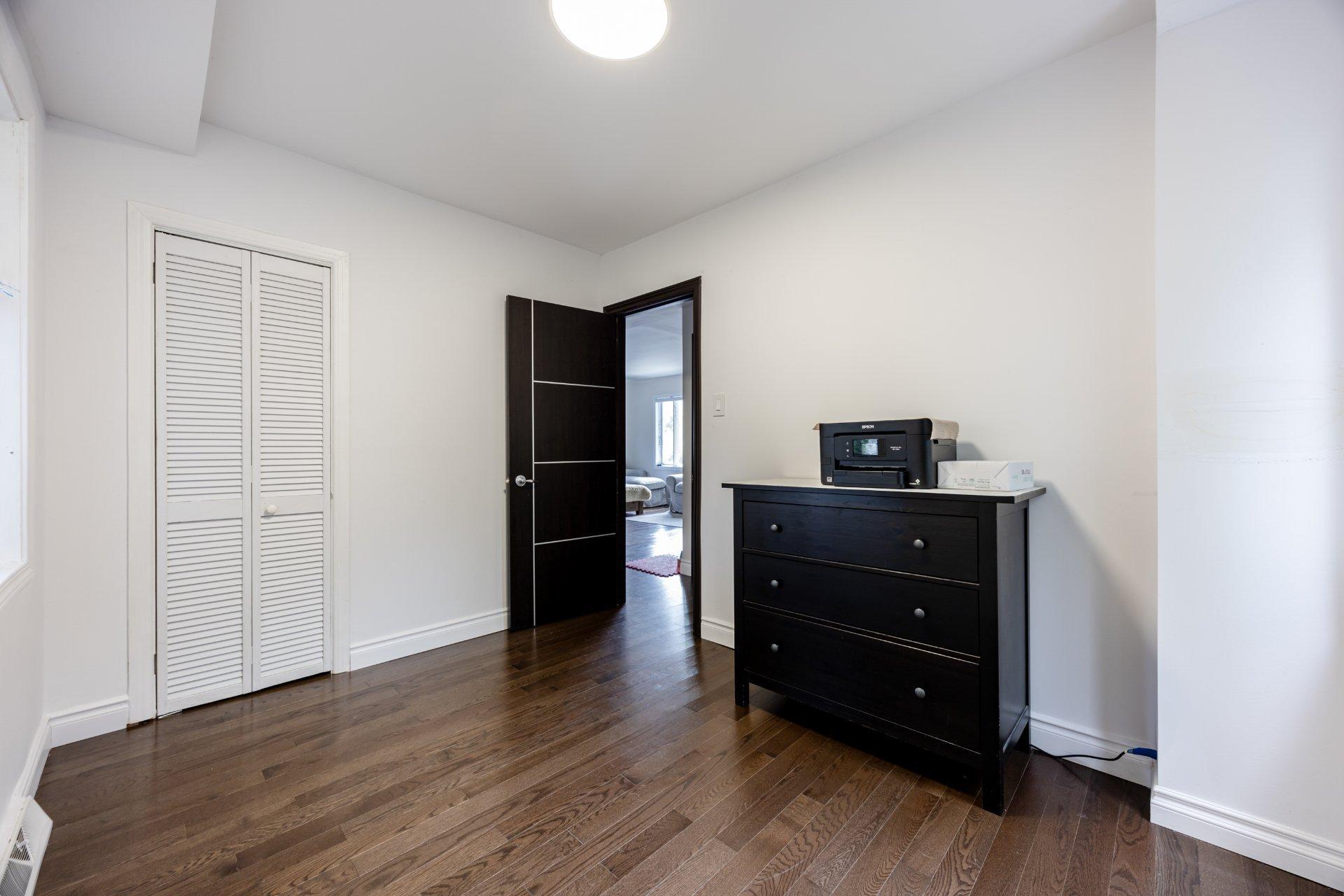 









69


2e Avenue N.

,
Montréal (Pierrefonds-Roxboro),




QC
H8Y2L1

