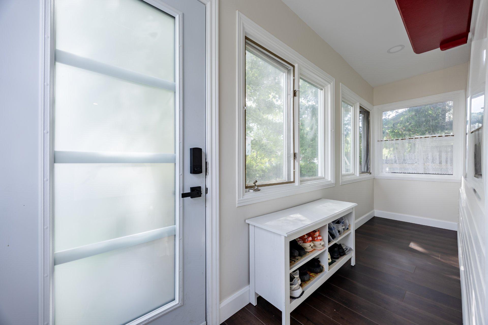 









69


2e Avenue N.

,
Montréal (Pierrefonds-Roxboro),




QC
H8Y2L1

