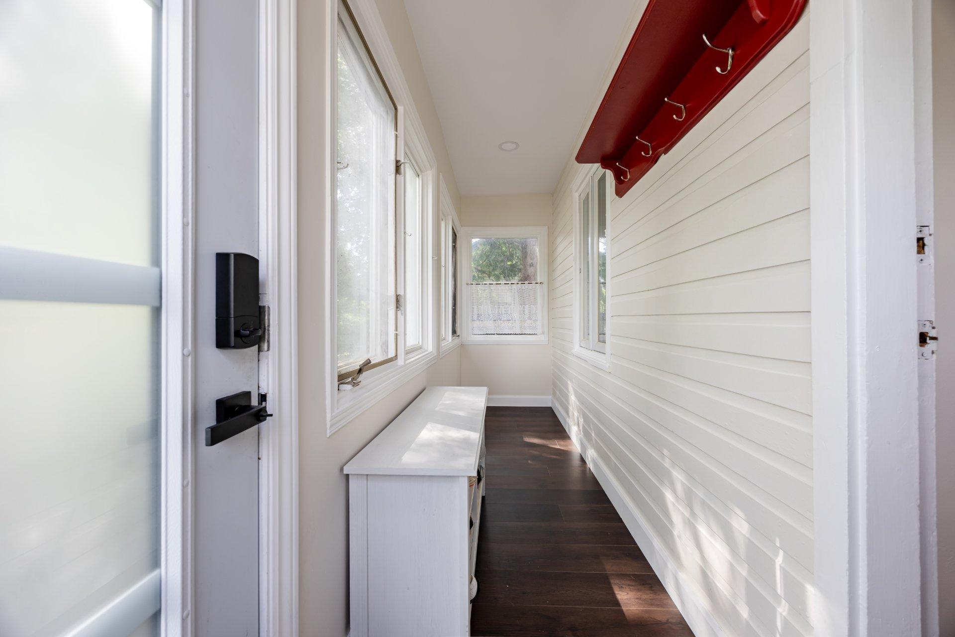 









69


2e Avenue N.

,
Montréal (Pierrefonds-Roxboro),




QC
H8Y2L1


