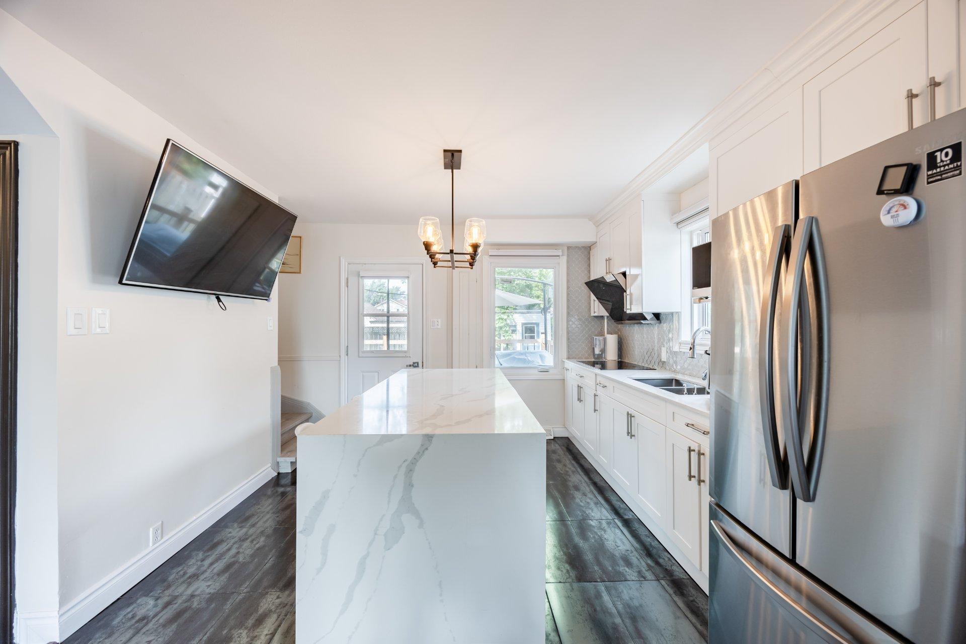 









69


2e Avenue N.

,
Montréal (Pierrefonds-Roxboro),




QC
H8Y2L1

