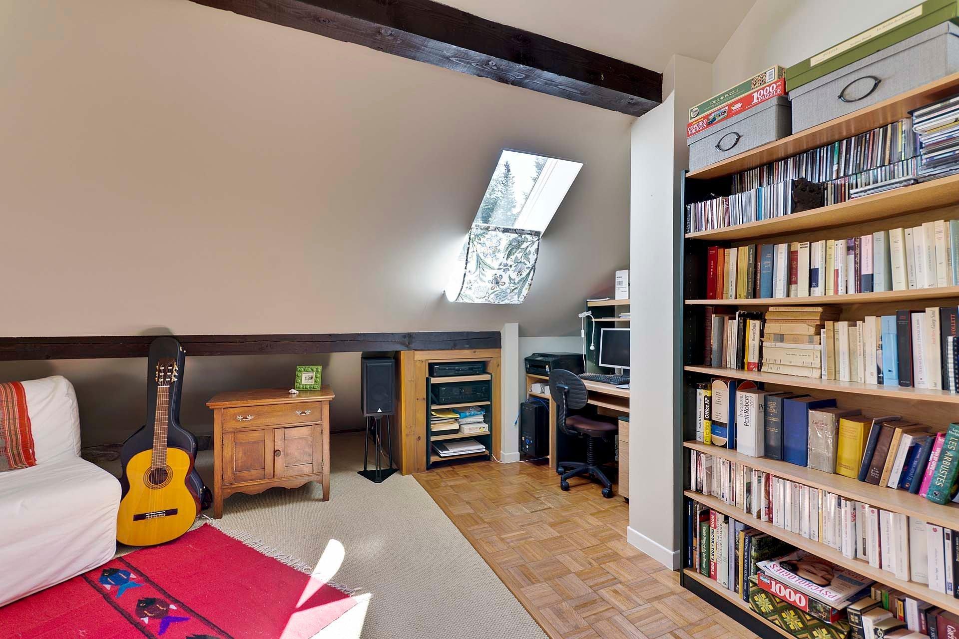 









23


Rue de Bromont

,
Sutton,




QC
J0E2K0

