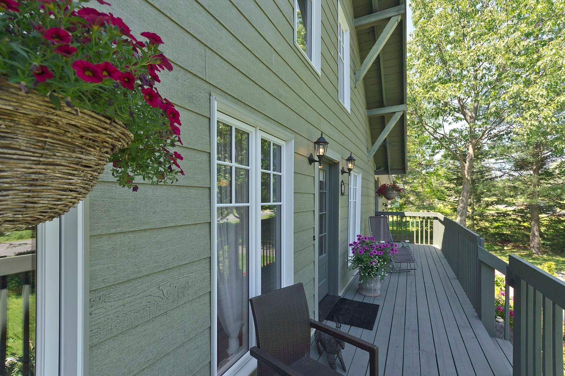 









23


Rue de Bromont

,
Sutton,




QC
J0E2K0

