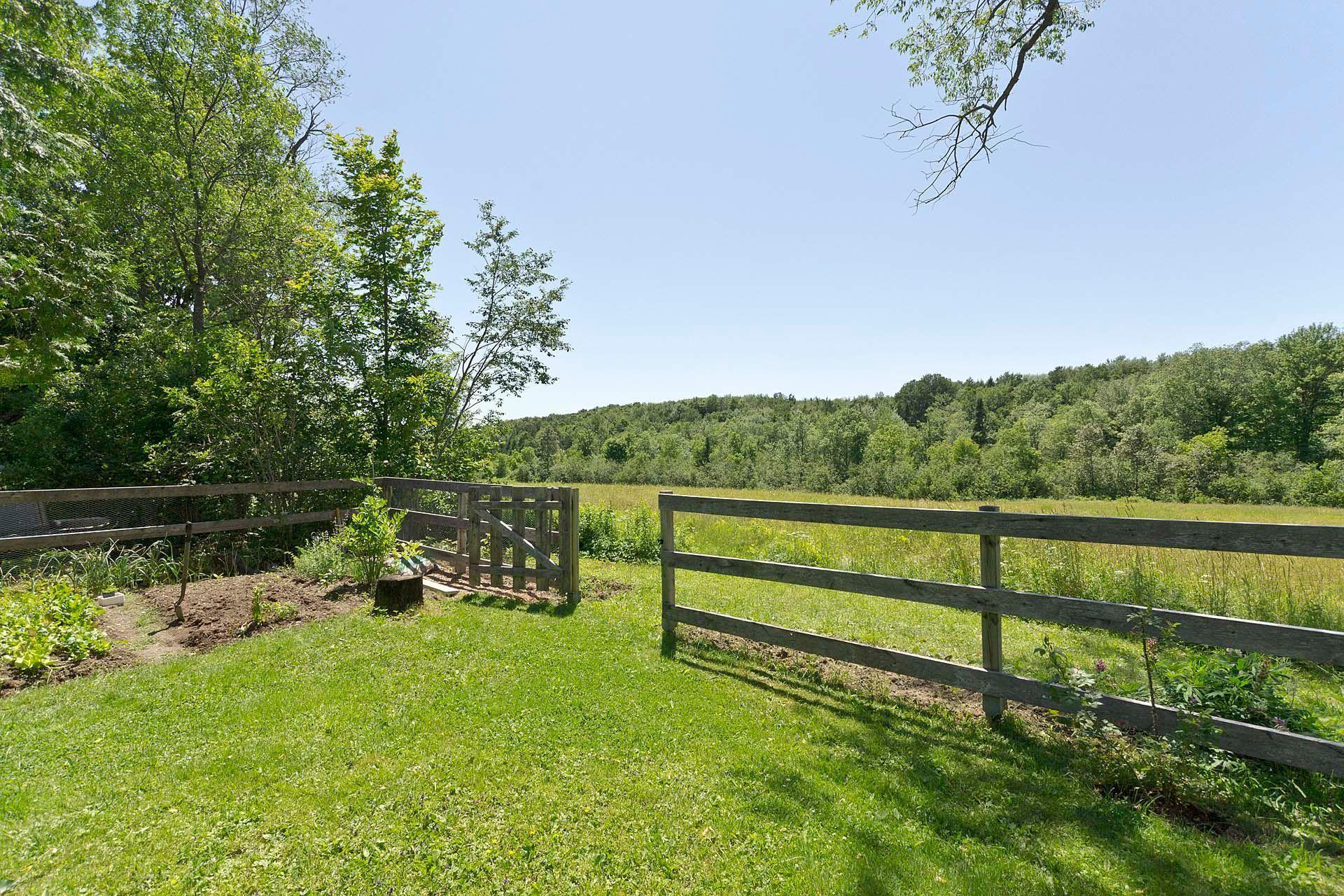 









23


Rue de Bromont

,
Sutton,




QC
J0E2K0

