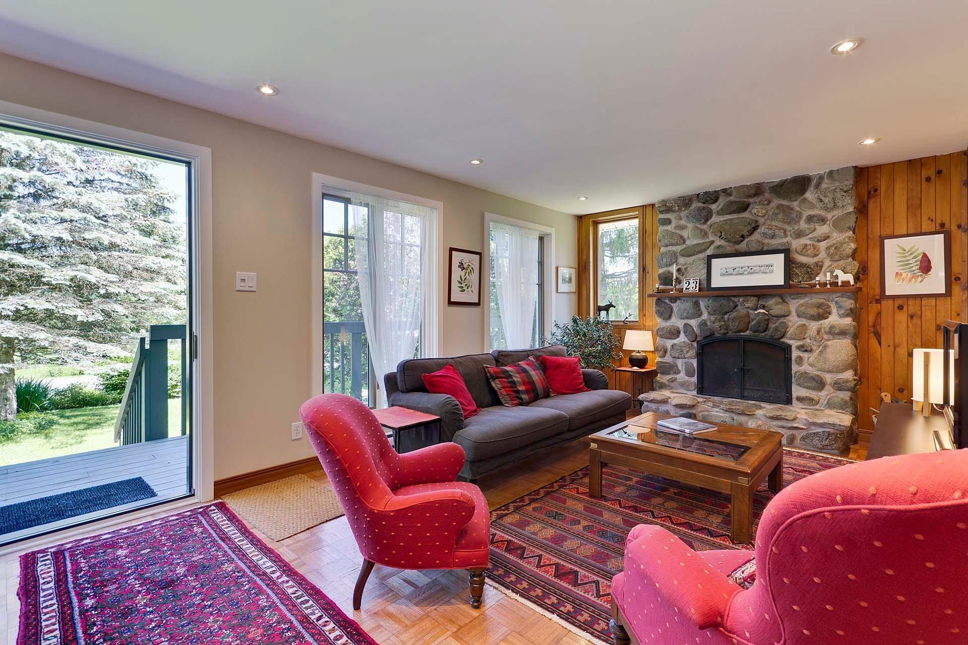 









23


Rue de Bromont

,
Sutton,




QC
J0E2K0

