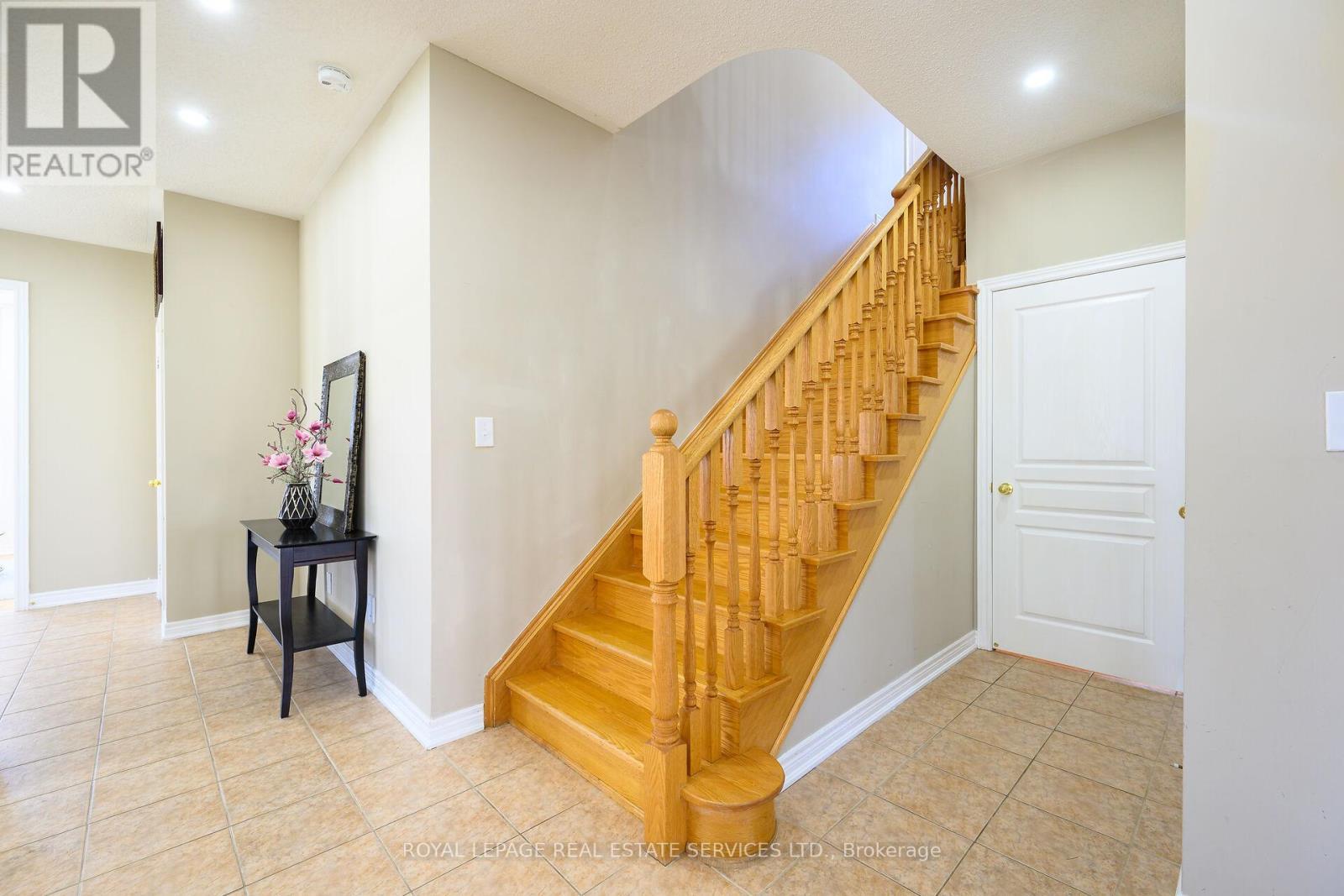 












123 ATTRIDGE CRESCENT

,
Hamilton,




Ontario
L0R2H7

