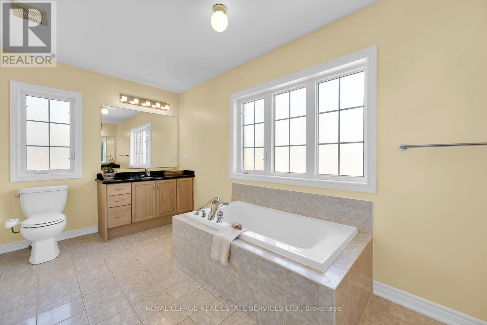 












123 ATTRIDGE CRESCENT

,
Hamilton,




Ontario
L0R2H7

