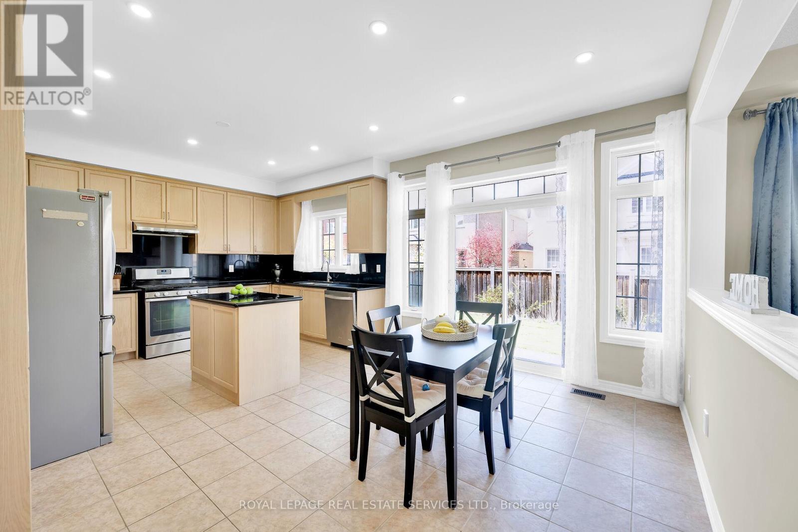 












123 ATTRIDGE CRESCENT

,
Hamilton,




Ontario
L0R2H7

