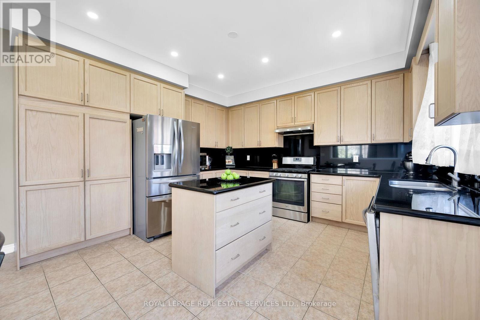 












123 ATTRIDGE CRESCENT

,
Hamilton,




Ontario
L0R2H7

