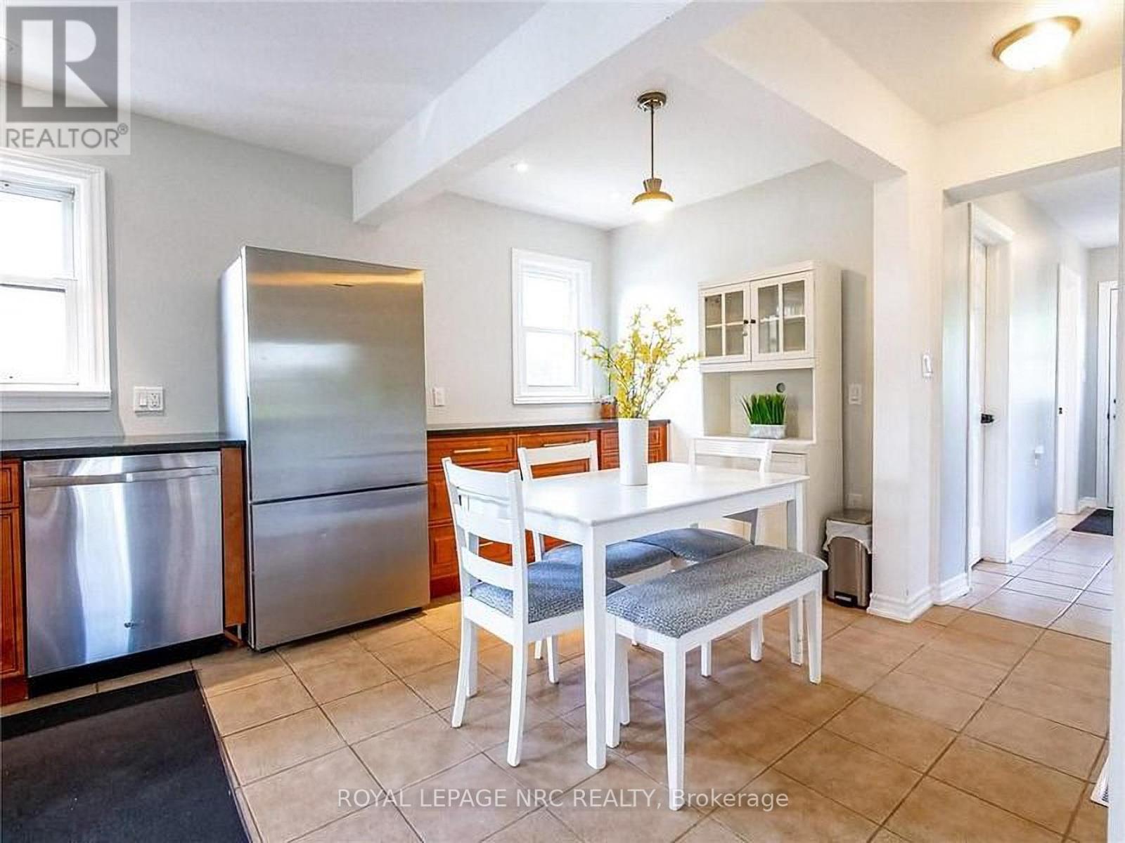 












3090 DORCHESTER ROAD

,
Niagara Falls (Stamford),




Ontario
L2J2Z7

