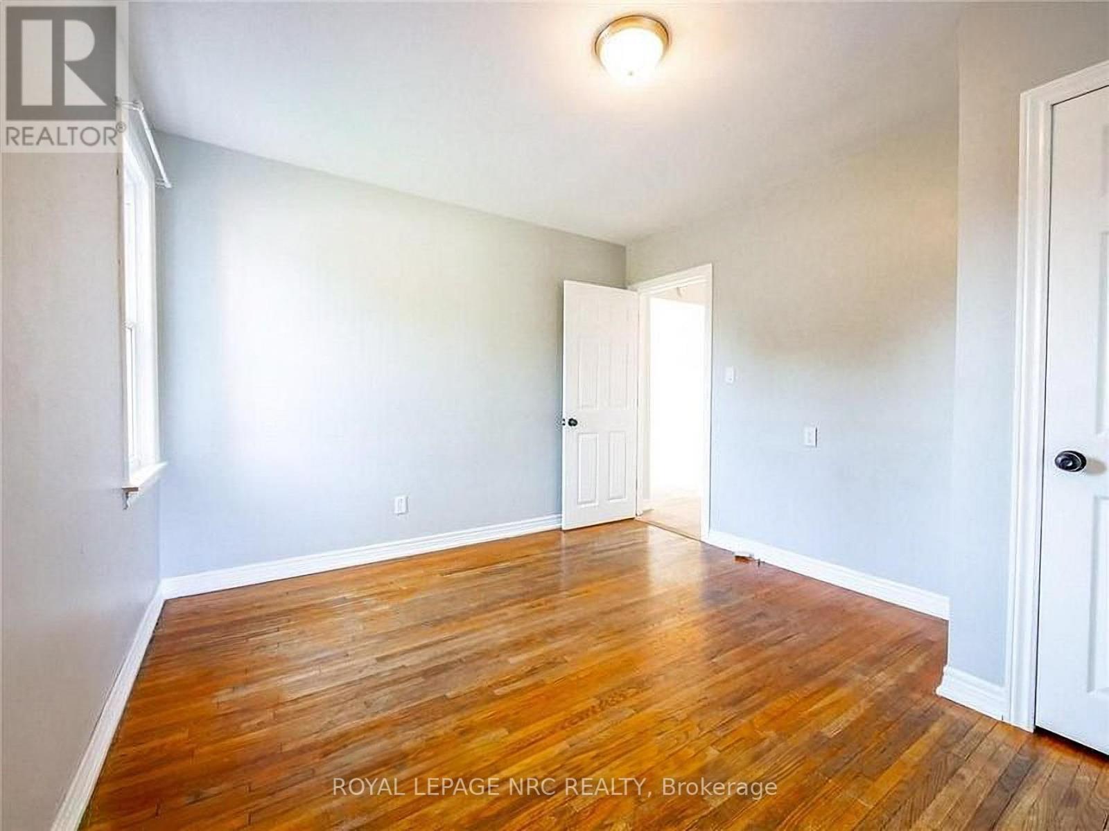 












3090 DORCHESTER ROAD

,
Niagara Falls (Stamford),




Ontario
L2J2Z7

