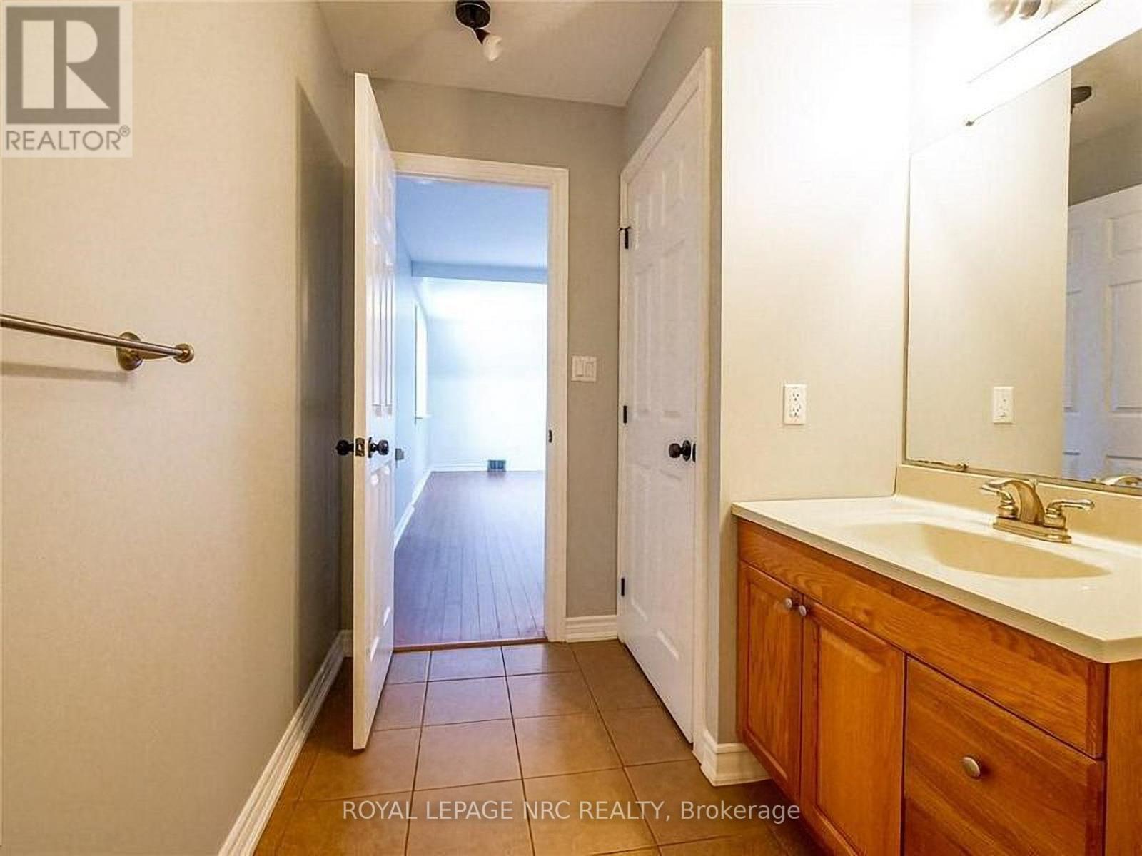 












3090 DORCHESTER ROAD

,
Niagara Falls (Stamford),




Ontario
L2J2Z7

