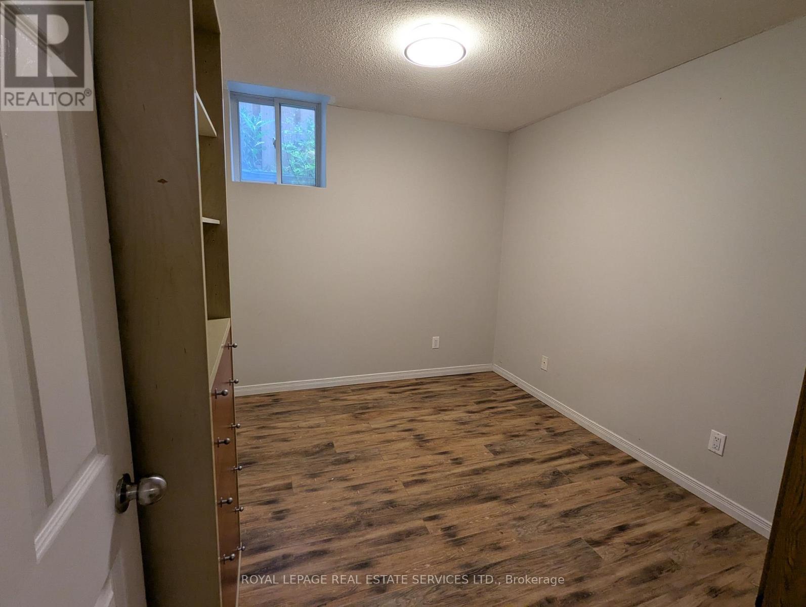 












BSMT - 6053 LEESIDE CRESCENT

,
Mississauga,




Ontario
L5M5K6

