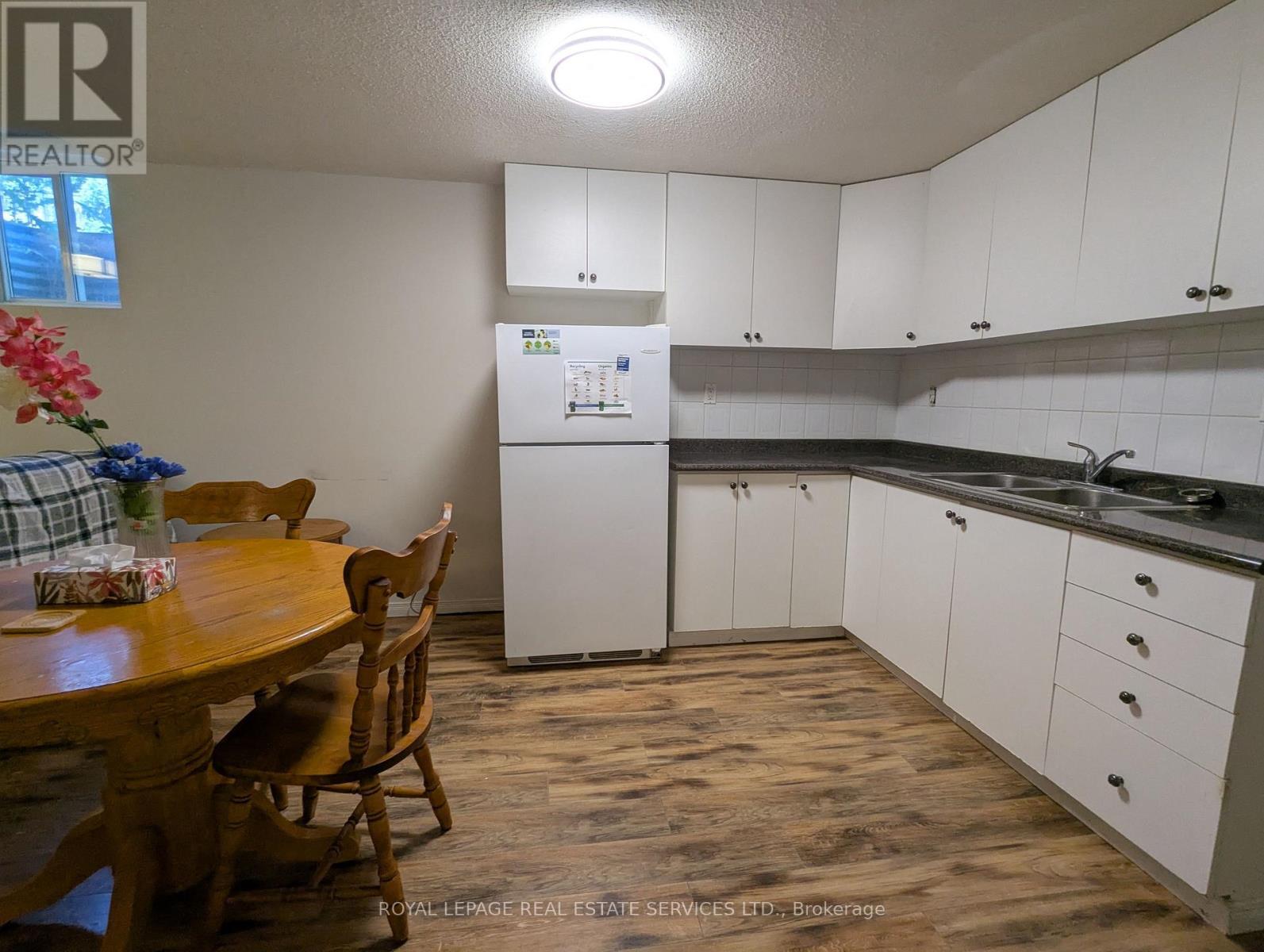 












BSMT - 6053 LEESIDE CRESCENT

,
Mississauga,




Ontario
L5M5K6

