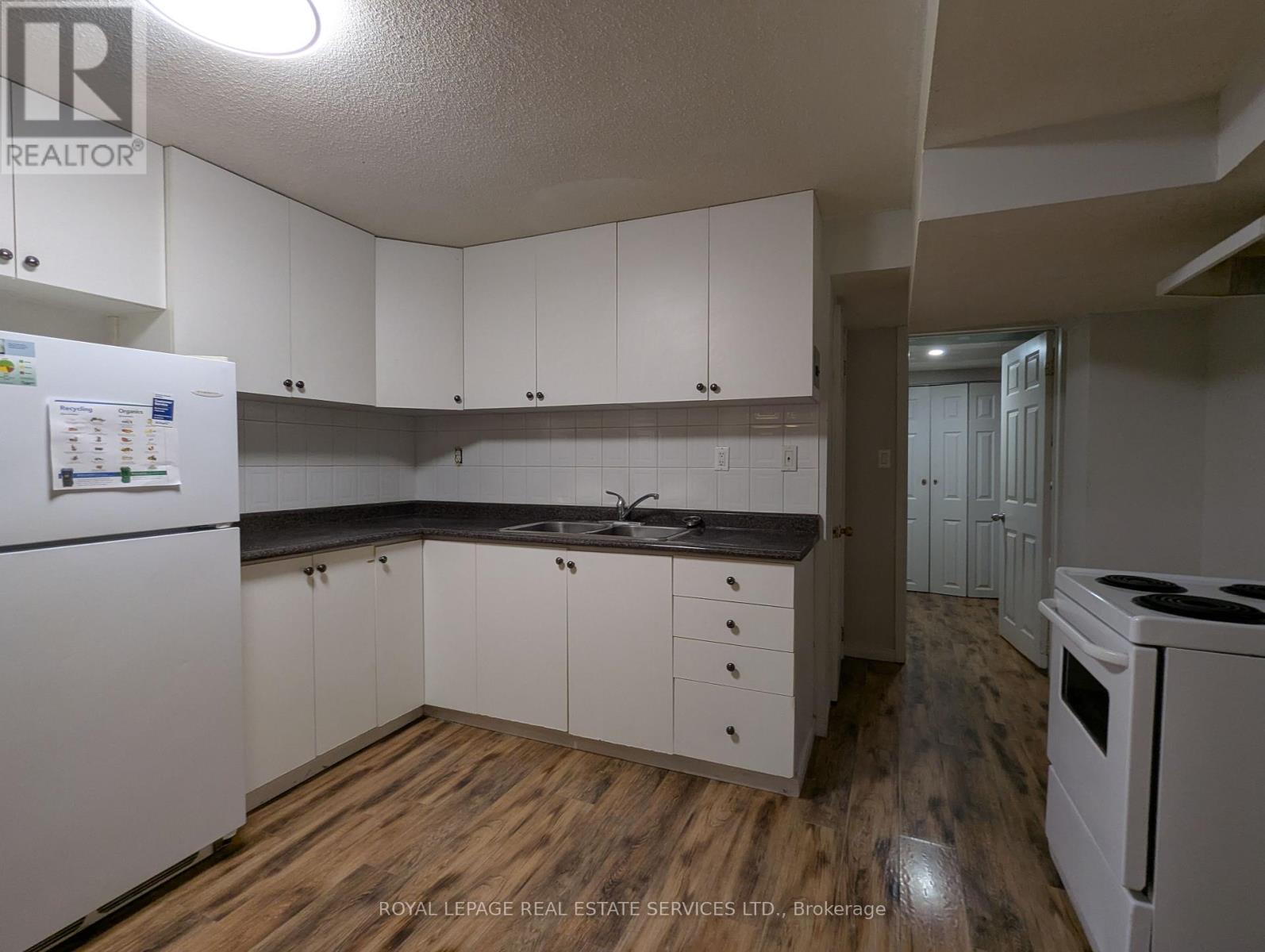 












BSMT - 6053 LEESIDE CRESCENT

,
Mississauga,




Ontario
L5M5K6

