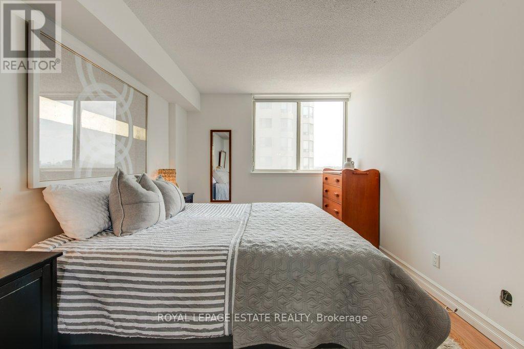 












1012 - 160 ALTON TOWERS CIRCLE

,
Toronto,




Ontario
M1V4X8

