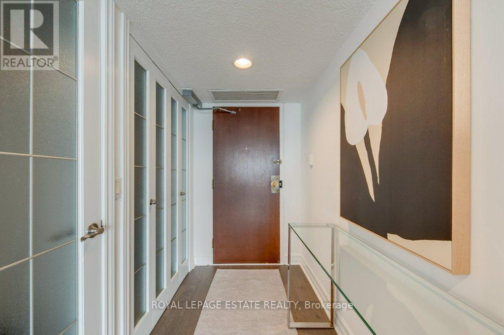 












1012 - 160 ALTON TOWERS CIRCLE

,
Toronto,




Ontario
M1V4X8

