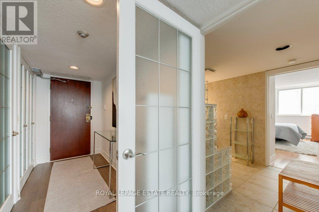 












1012 - 160 ALTON TOWERS CIRCLE

,
Toronto,




Ontario
M1V4X8

