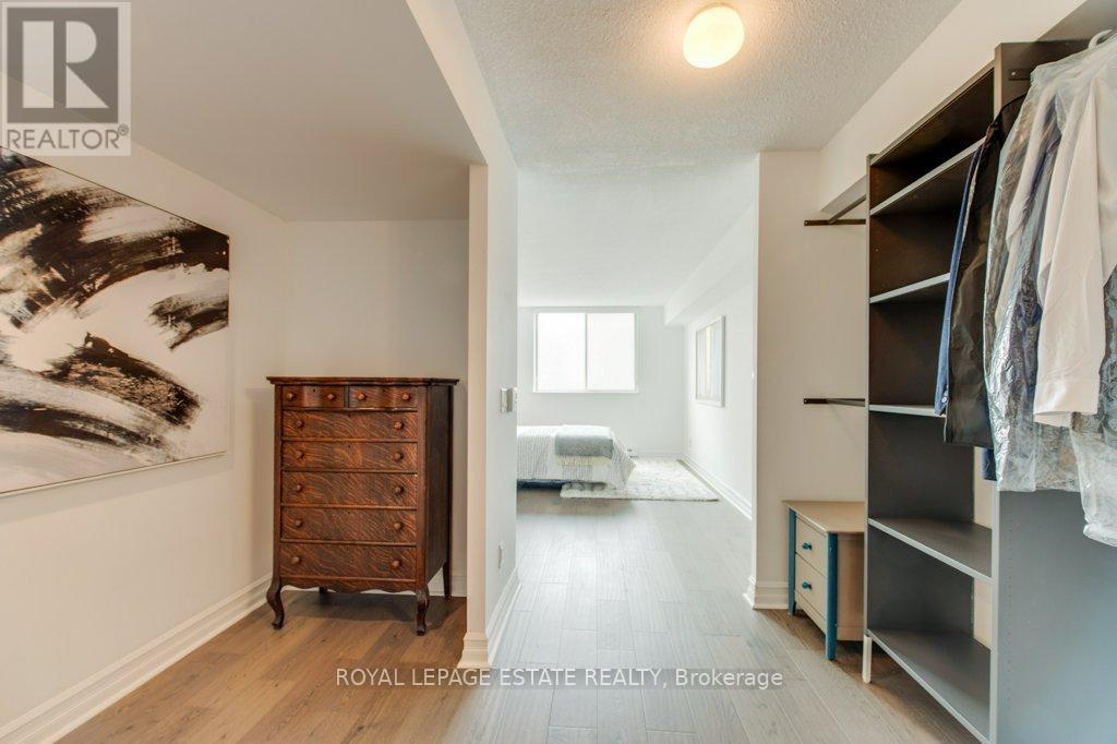 












1012 - 160 ALTON TOWERS CIRCLE

,
Toronto,




Ontario
M1V4X8


