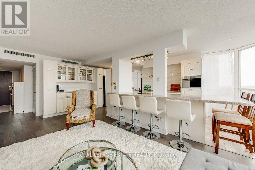 












1012 - 160 ALTON TOWERS CIRCLE

,
Toronto,




Ontario
M1V4X8

