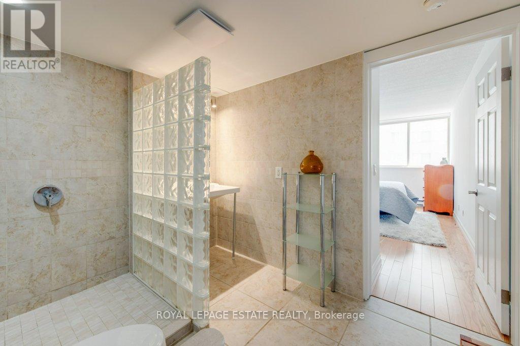 












1012 - 160 ALTON TOWERS CIRCLE

,
Toronto,




Ontario
M1V4X8

